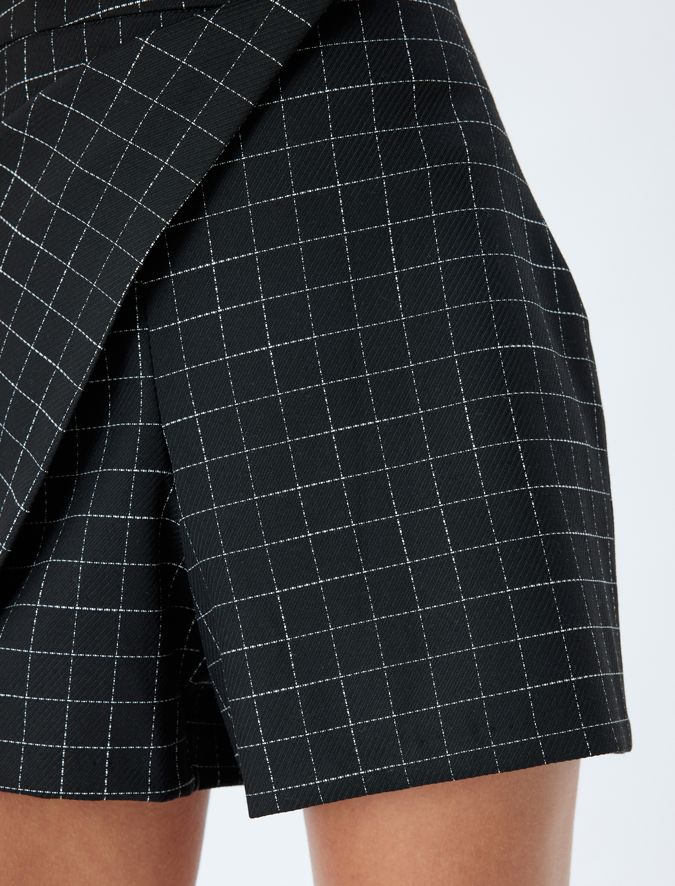   Standart Bel Kareli Mini Kruvaze Şort Etek