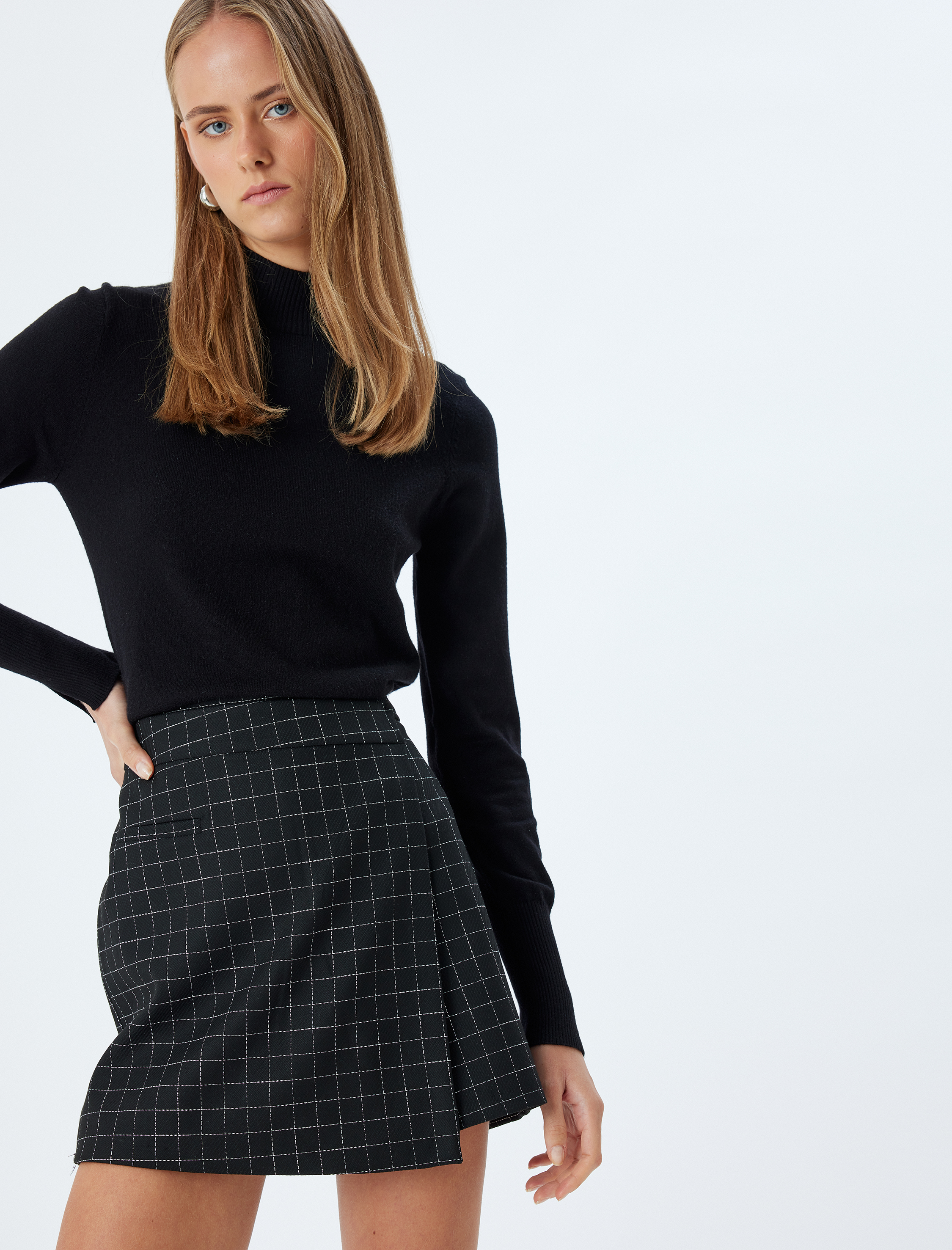   Standart Bel Kareli Mini Kruvaze Şort Etek