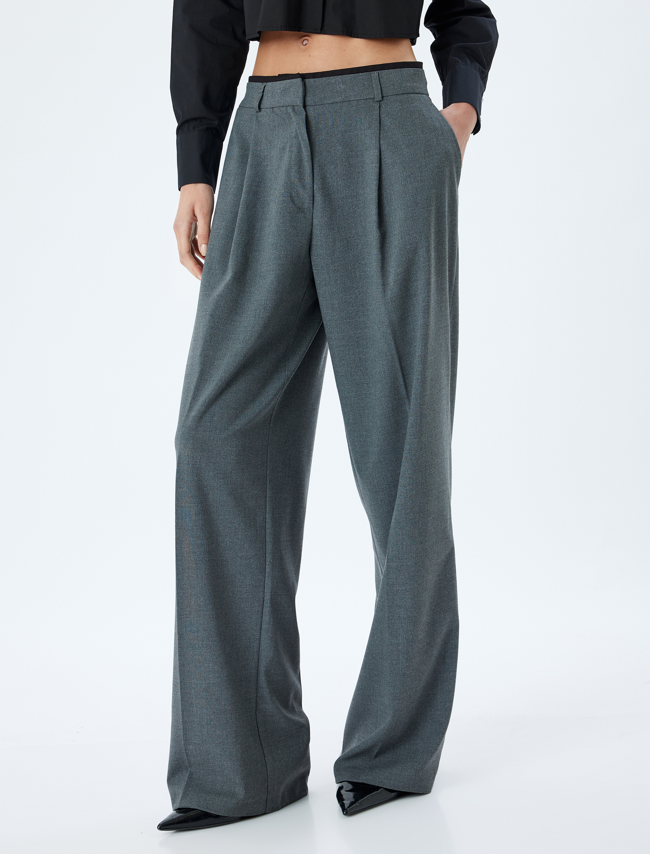   Pile Detaylı Cepli Geniş Paça Kumaş Pantolon