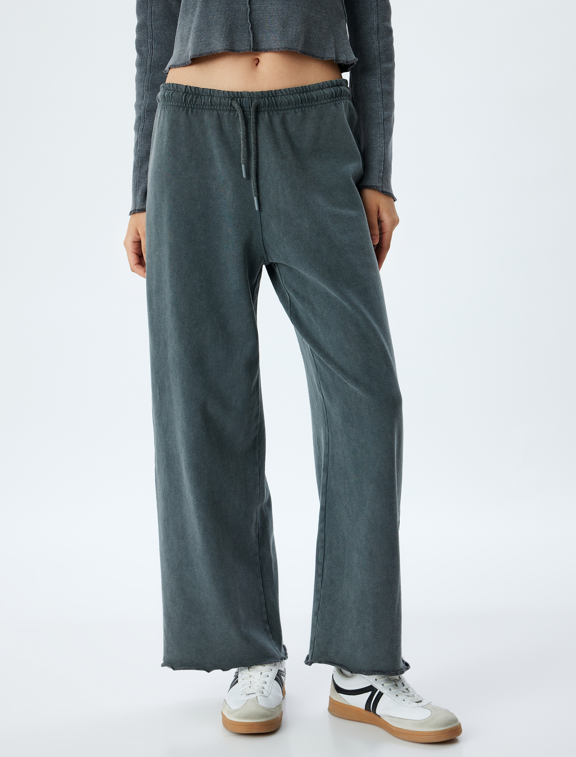   Pamuklu Soluk Efektli Geniş Paça Eşofman Pantolon