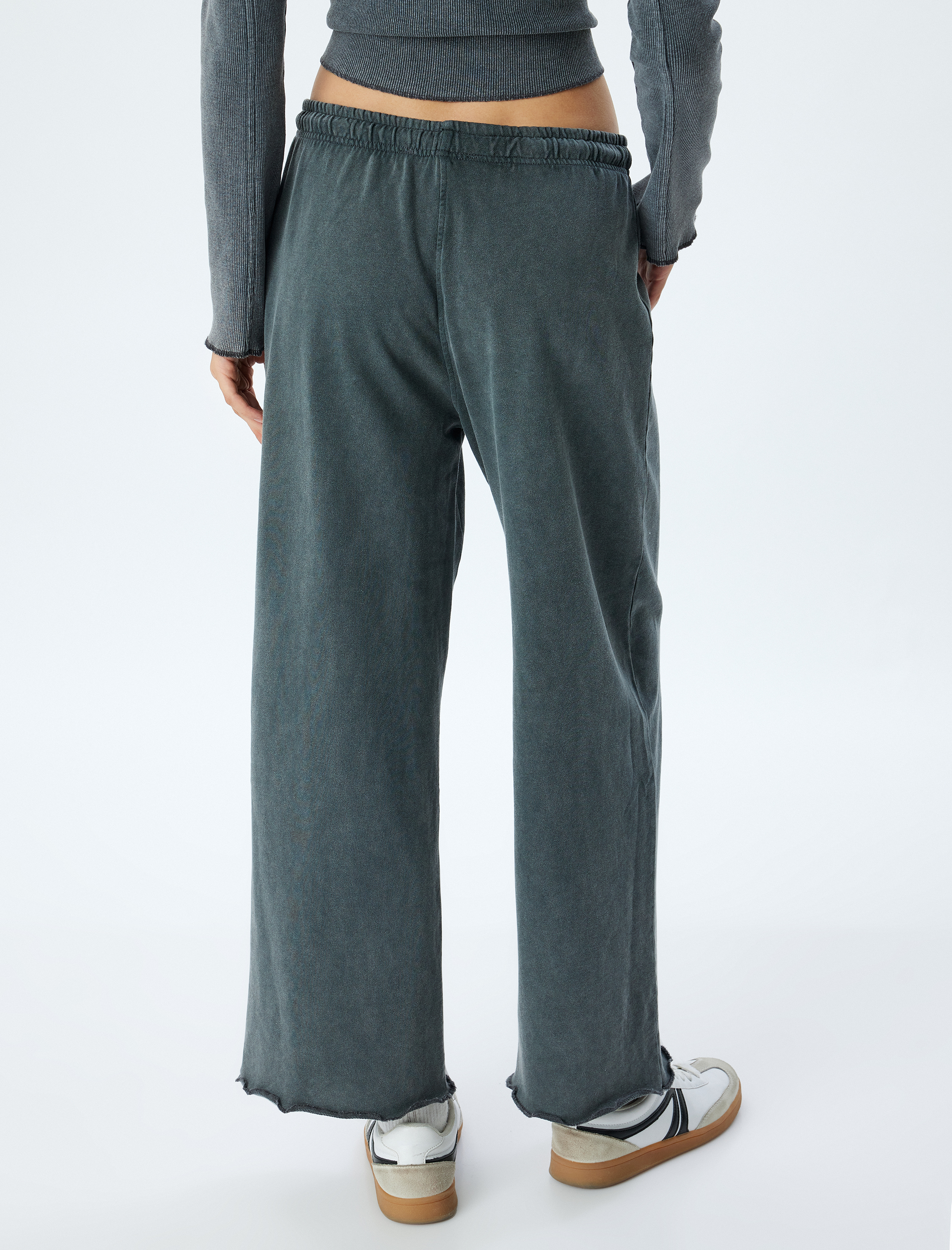   Pamuklu Soluk Efektli Geniş Paça Eşofman Pantolon