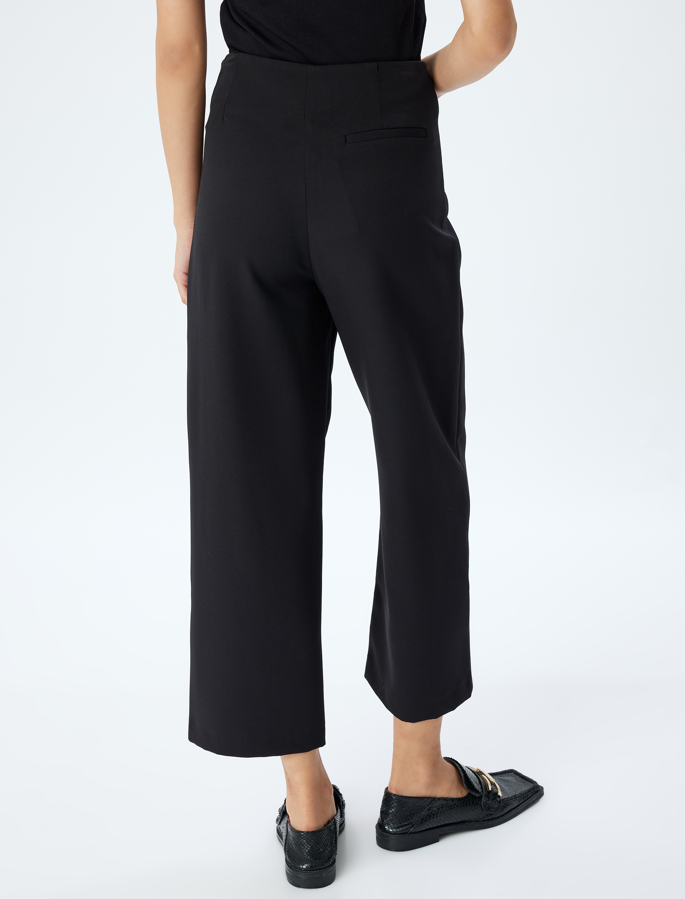   Yüksek Bel Kumaş Pantolon Düz Kısa Paça Yarım Kemer ve Pile Detaylı