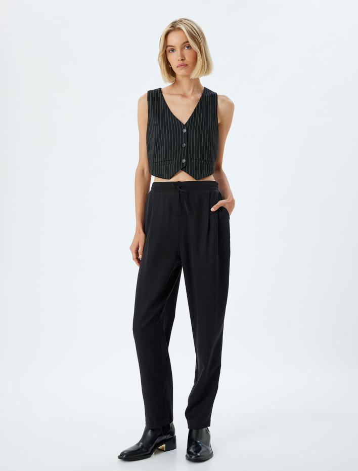  Yüksek Bel Beli Bağlamalı Cepli Kumaş Pantolon