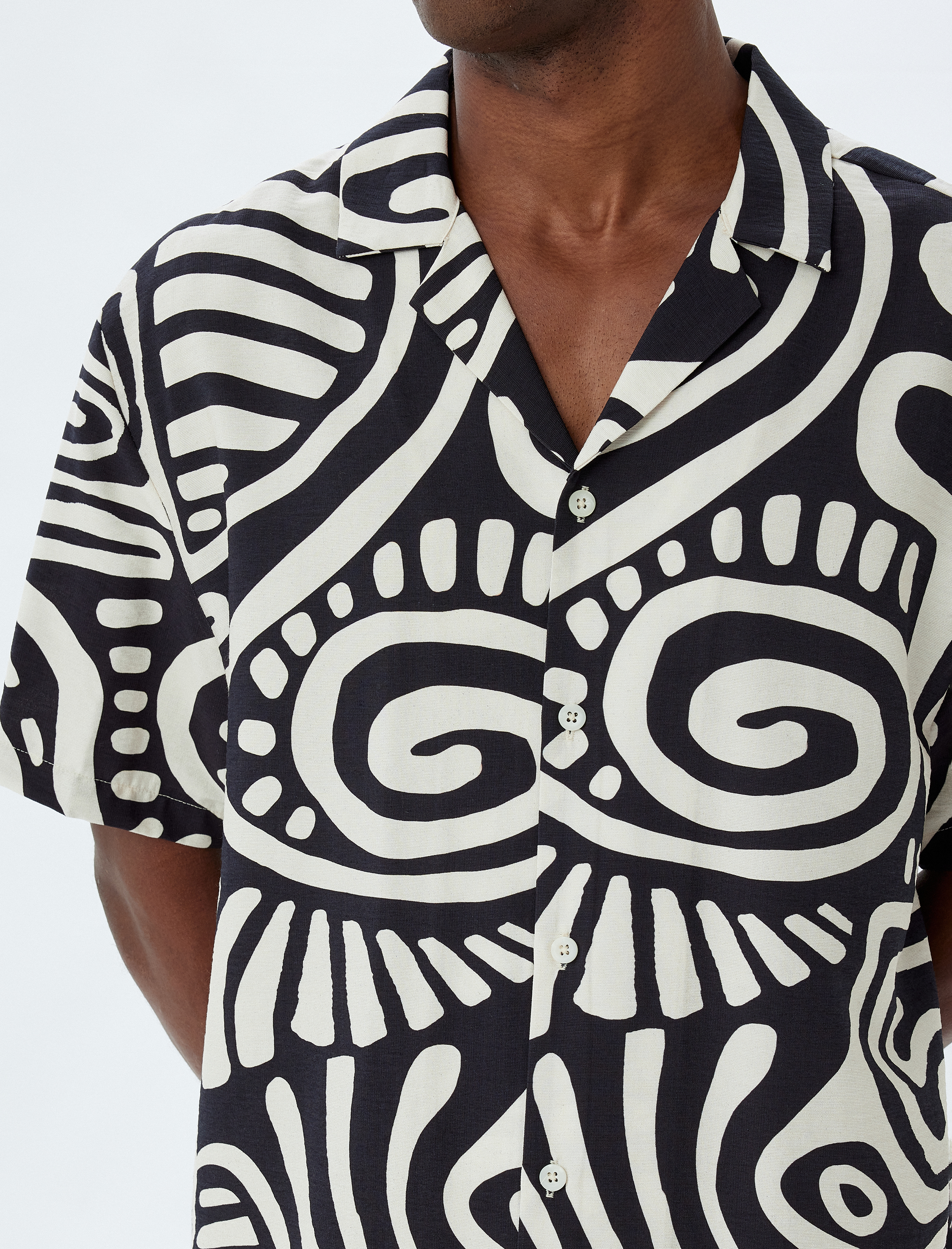   Desenli Viskon Regular Fit Kısa Kollu Gömlek