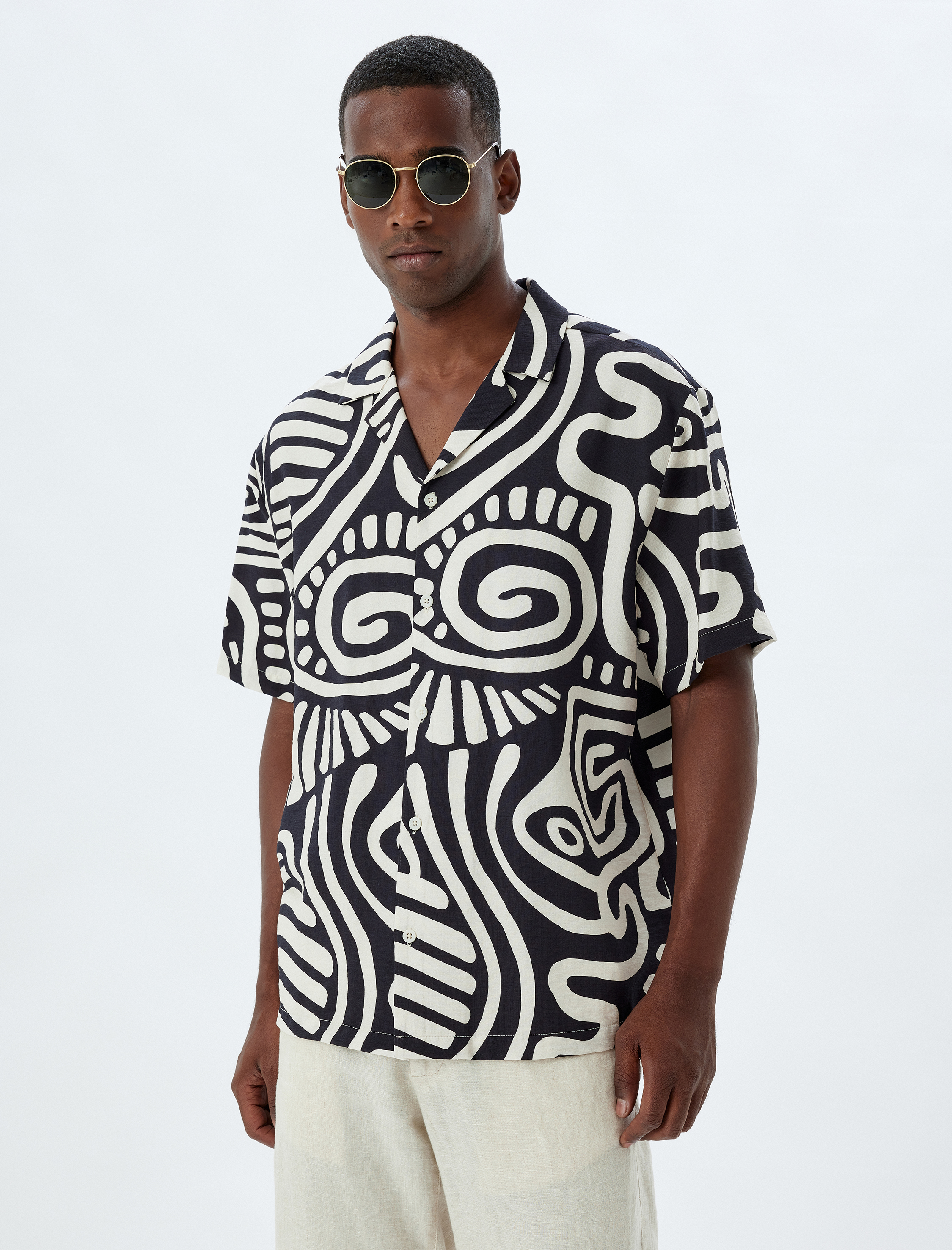   Desenli Viskon Regular Fit Kısa Kollu Gömlek