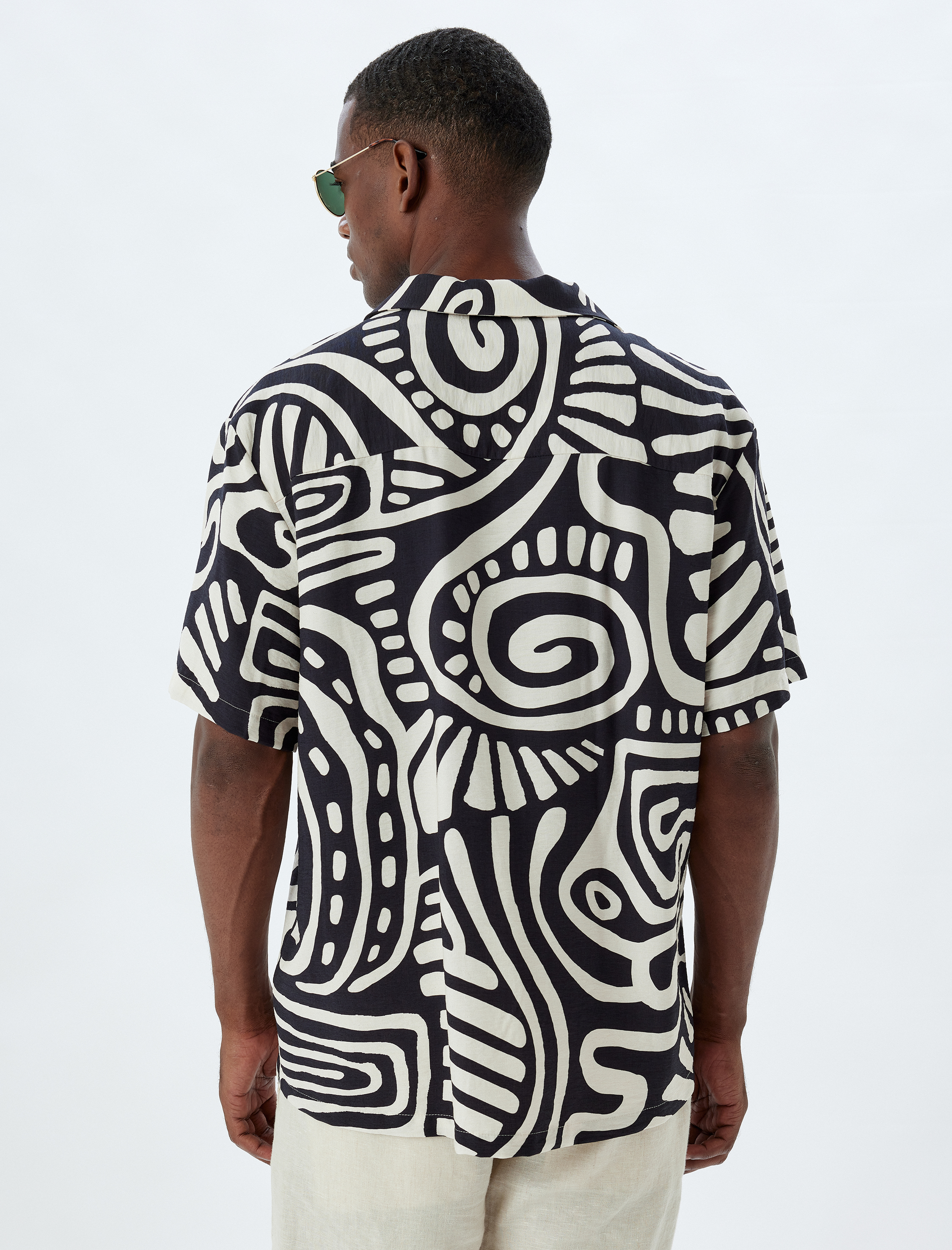   Desenli Viskon Regular Fit Kısa Kollu Gömlek