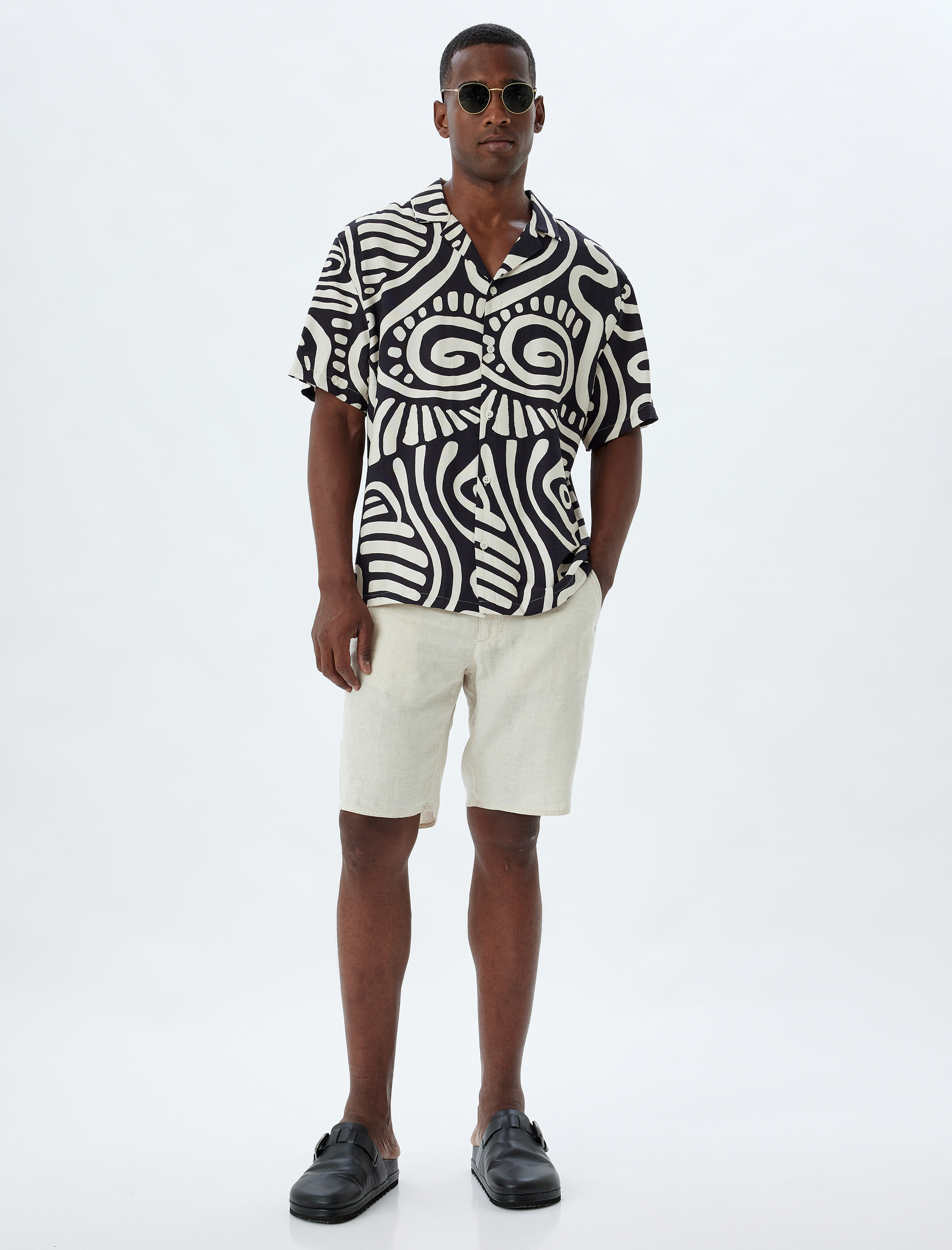   Desenli Viskon Regular Fit Kısa Kollu Gömlek