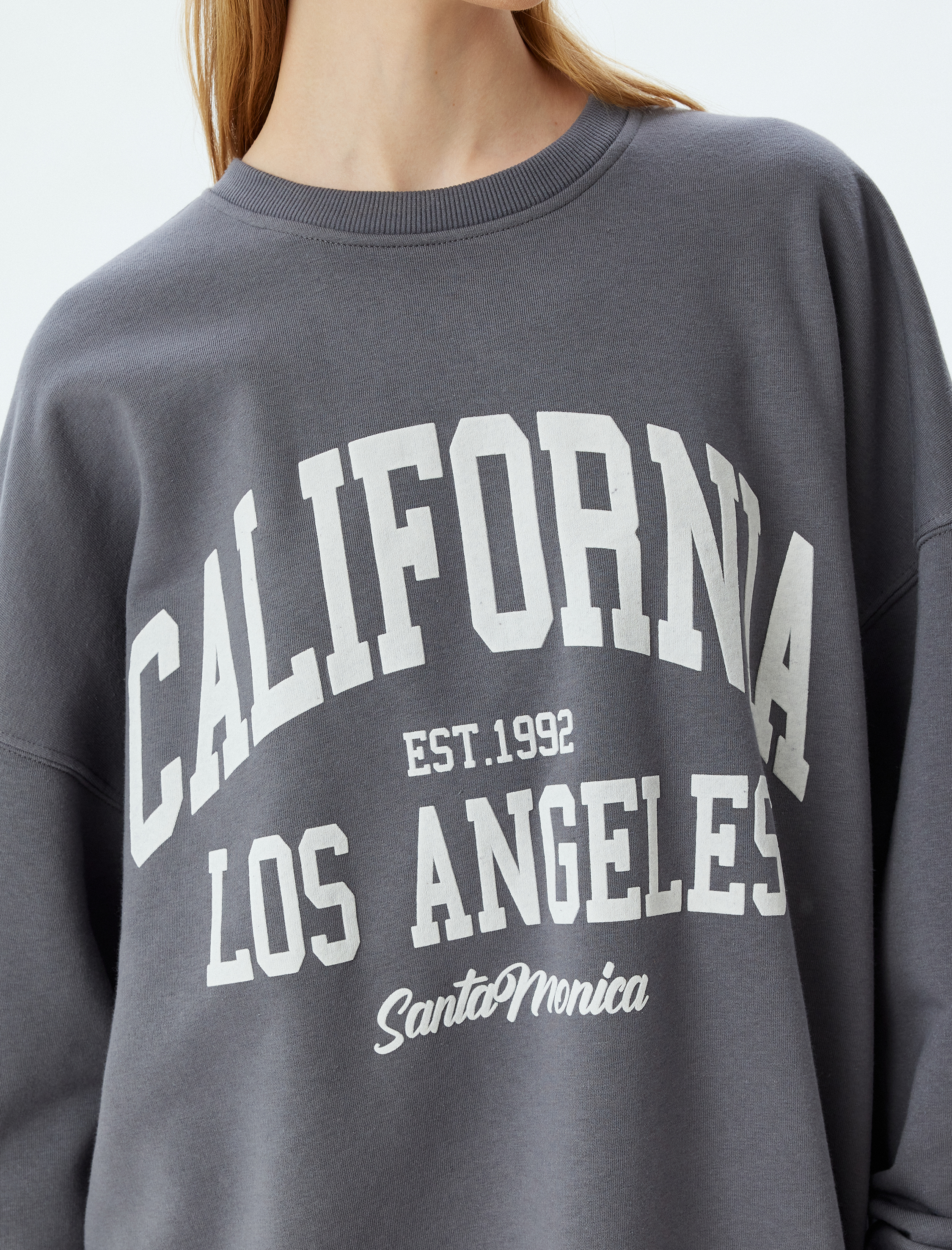 Şardonlu Oversize Sweatshirt Kolej Baskılı Bisiklet Yaka Uzun Kollu