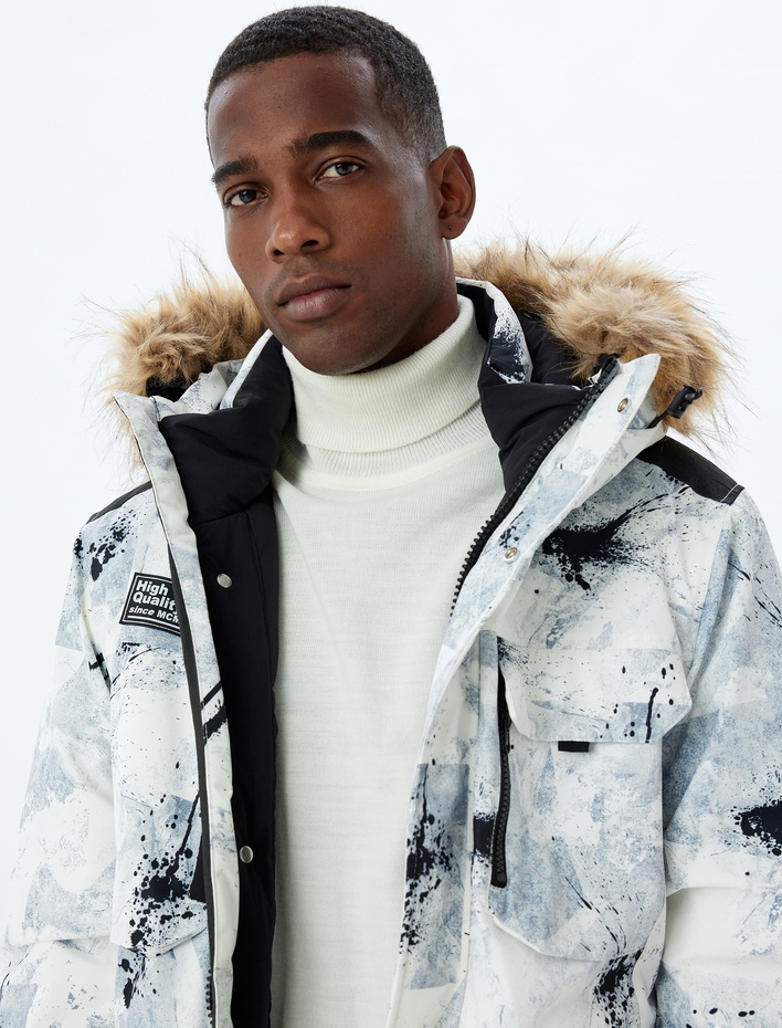  Fermuarlı Etiket Detaylı Cepli Su İtici Suni Kürklü Kapşonlu Kayak Montu