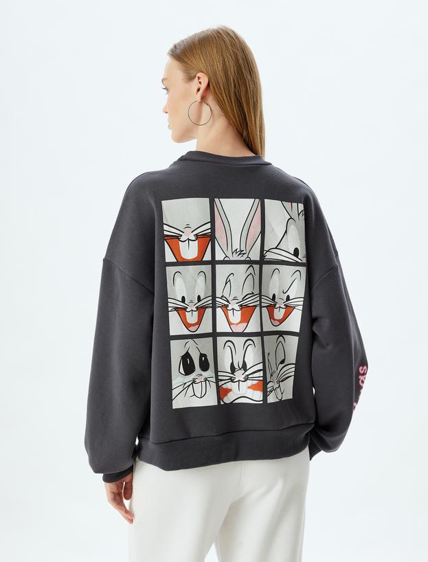 Bugs Bunny Oversize Sweatshirt Bisiklet Yaka Arkası Baskılı Lisanslı_3