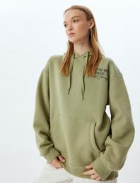 Oversize Kapüşonlu Sweatshirt Arkası Baskılı Kanguru Cepli