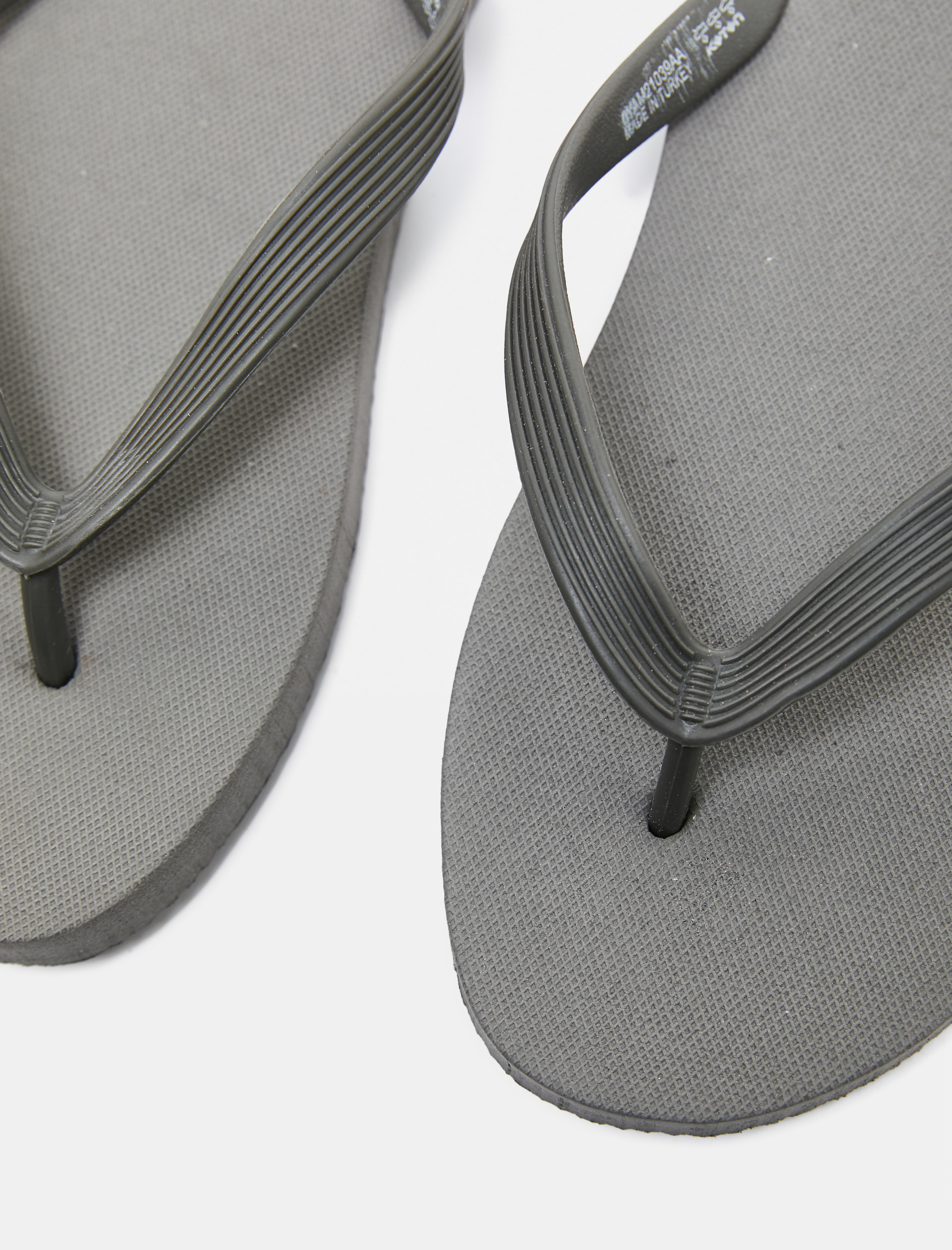  Erkek Parmak Arası Terlik