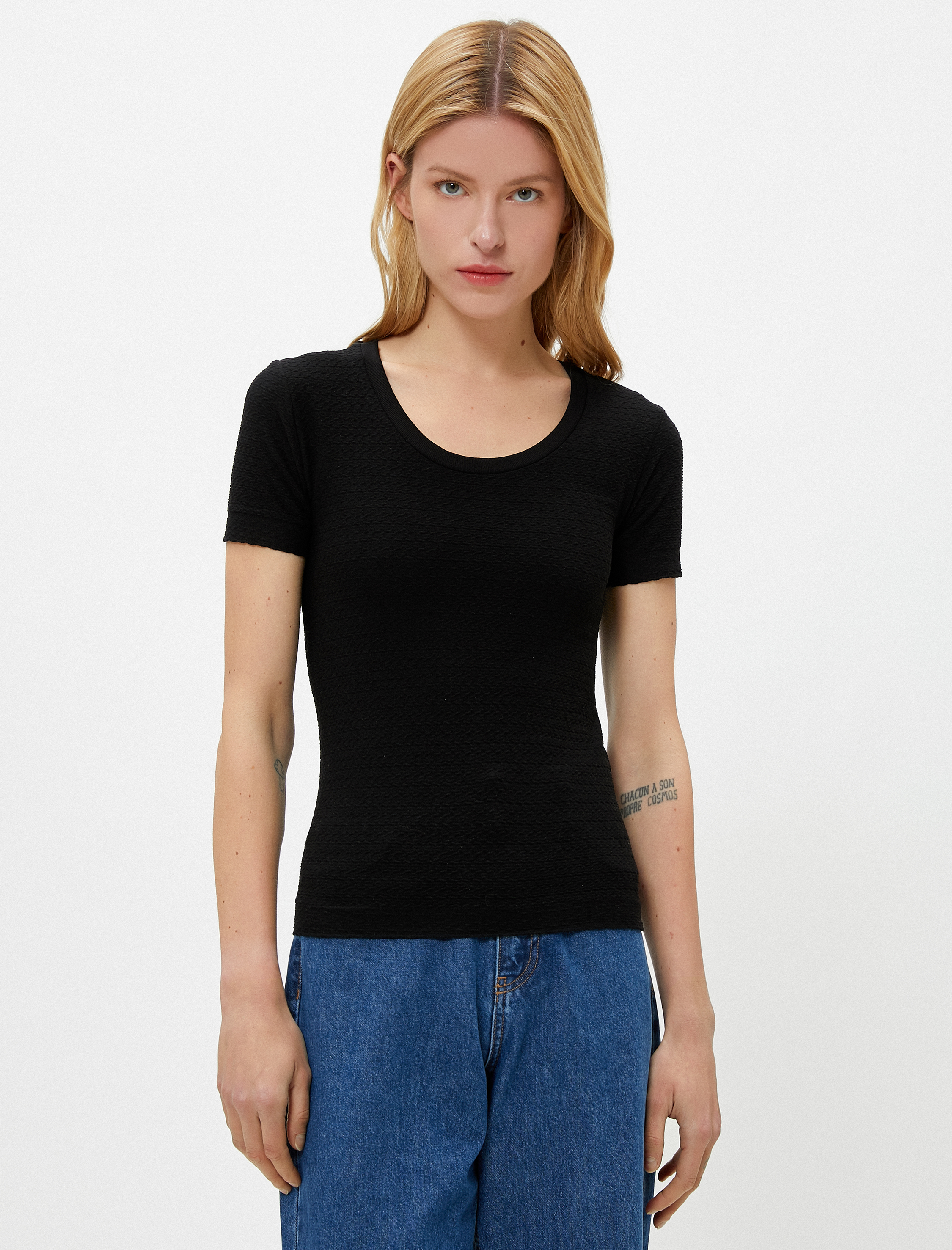   Bisiklet Yaka Dar Kalıp Basic Tişört