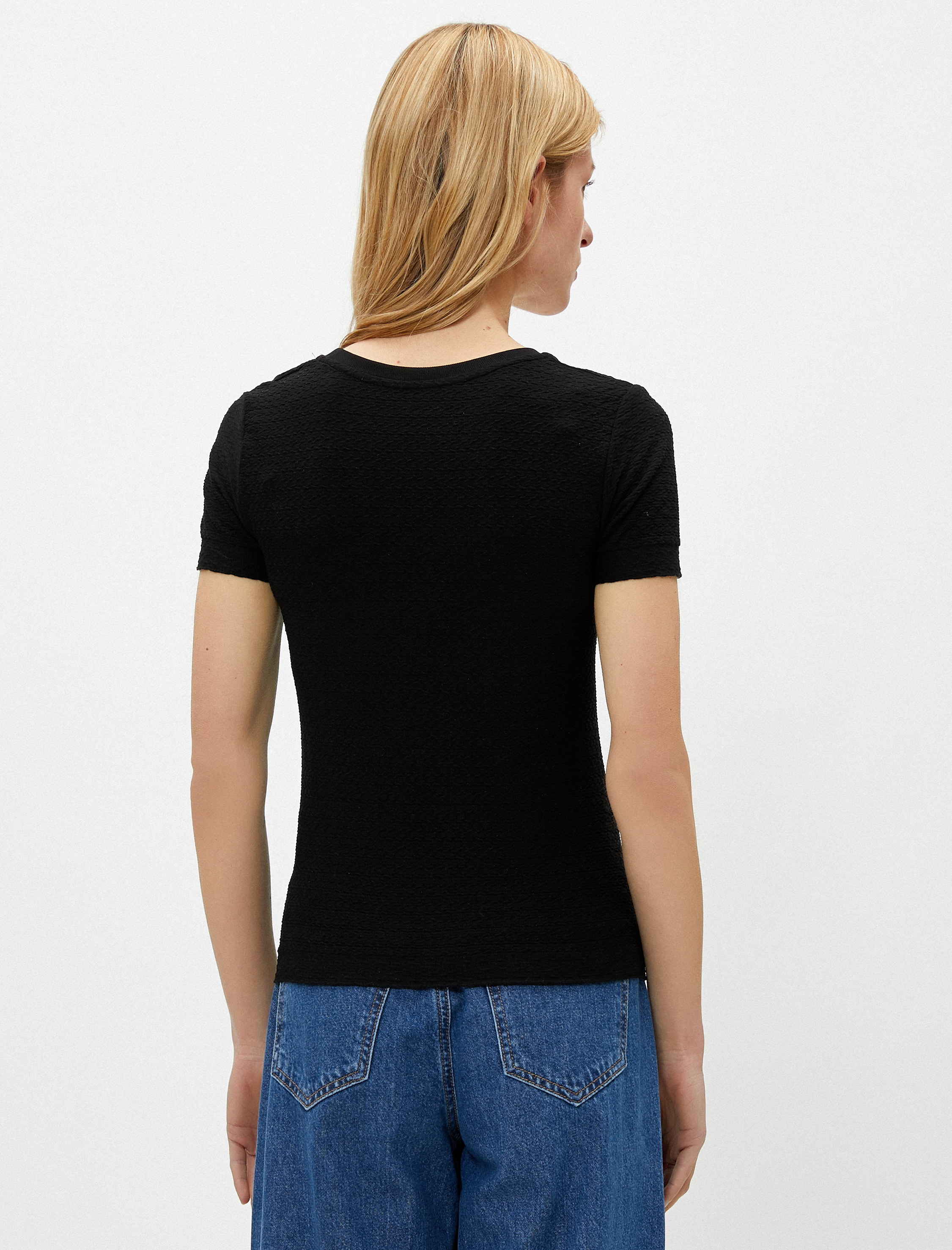   Bisiklet Yaka Dar Kalıp Basic Tişört