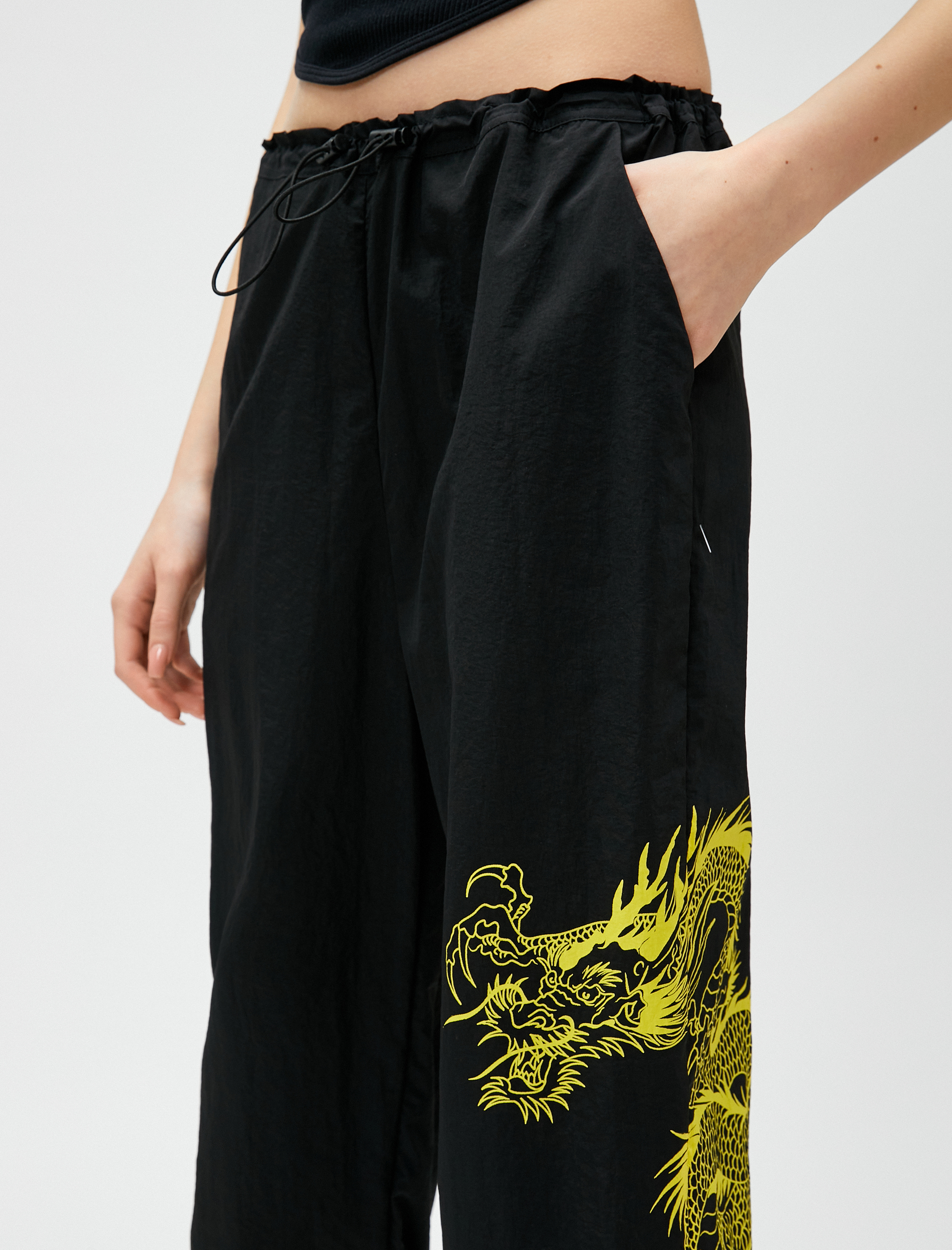 Dragon Baskılı Paraşüt Pantolon Beli ve Paçası Büzgülü