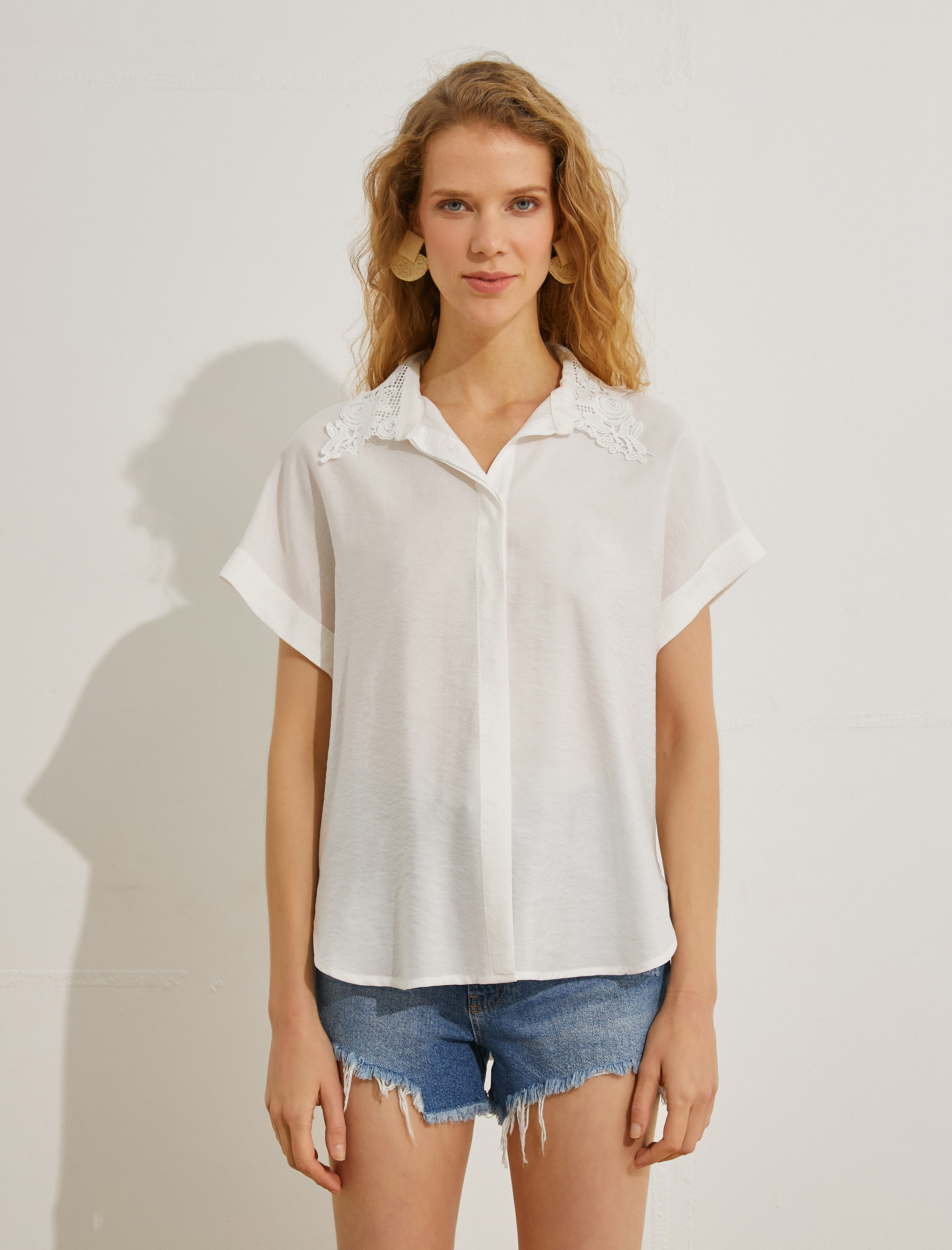   Dantel Yaka Gömlek Kısa Kollu