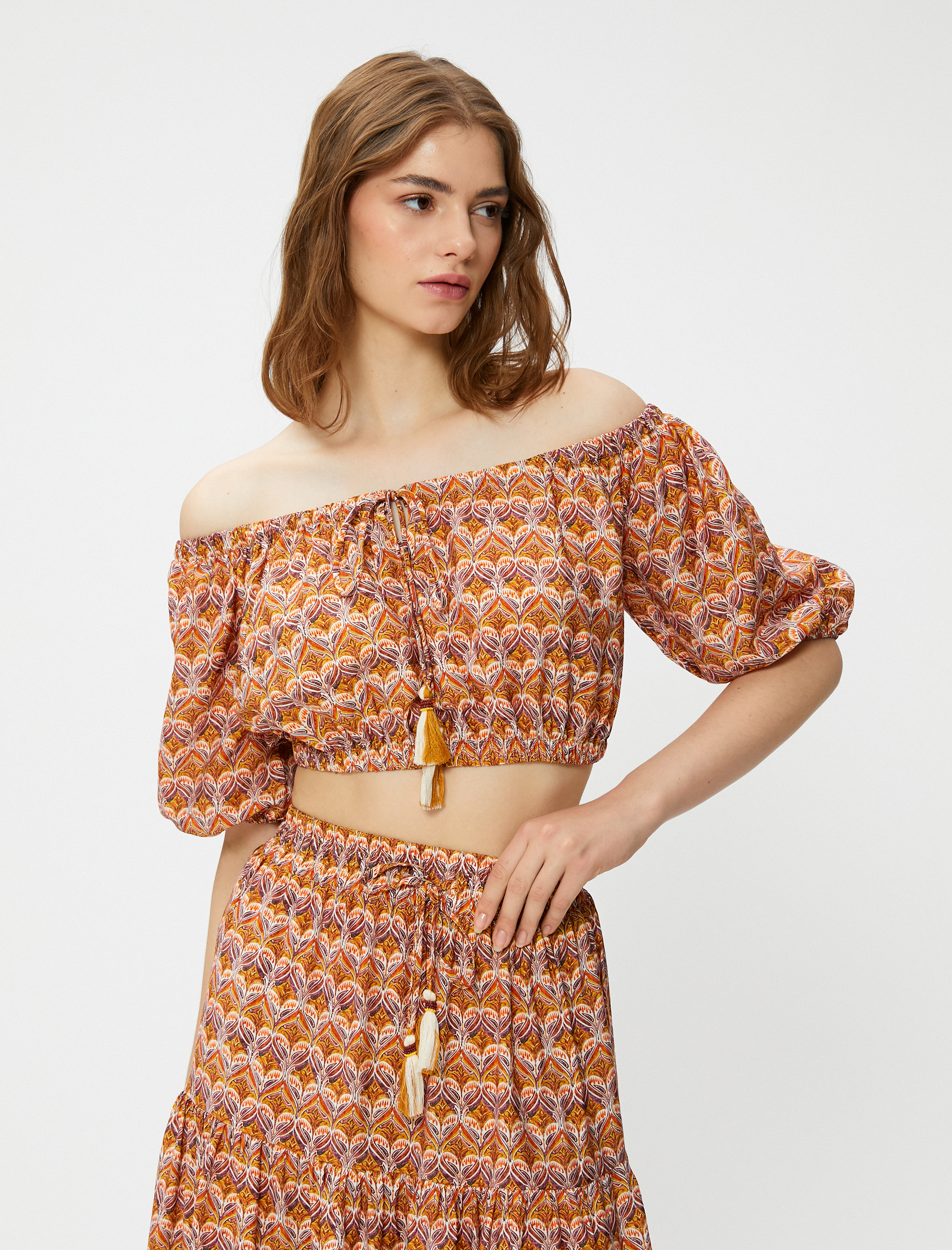   Crop Bluz Etnik Baskılı Lastik Detaylı