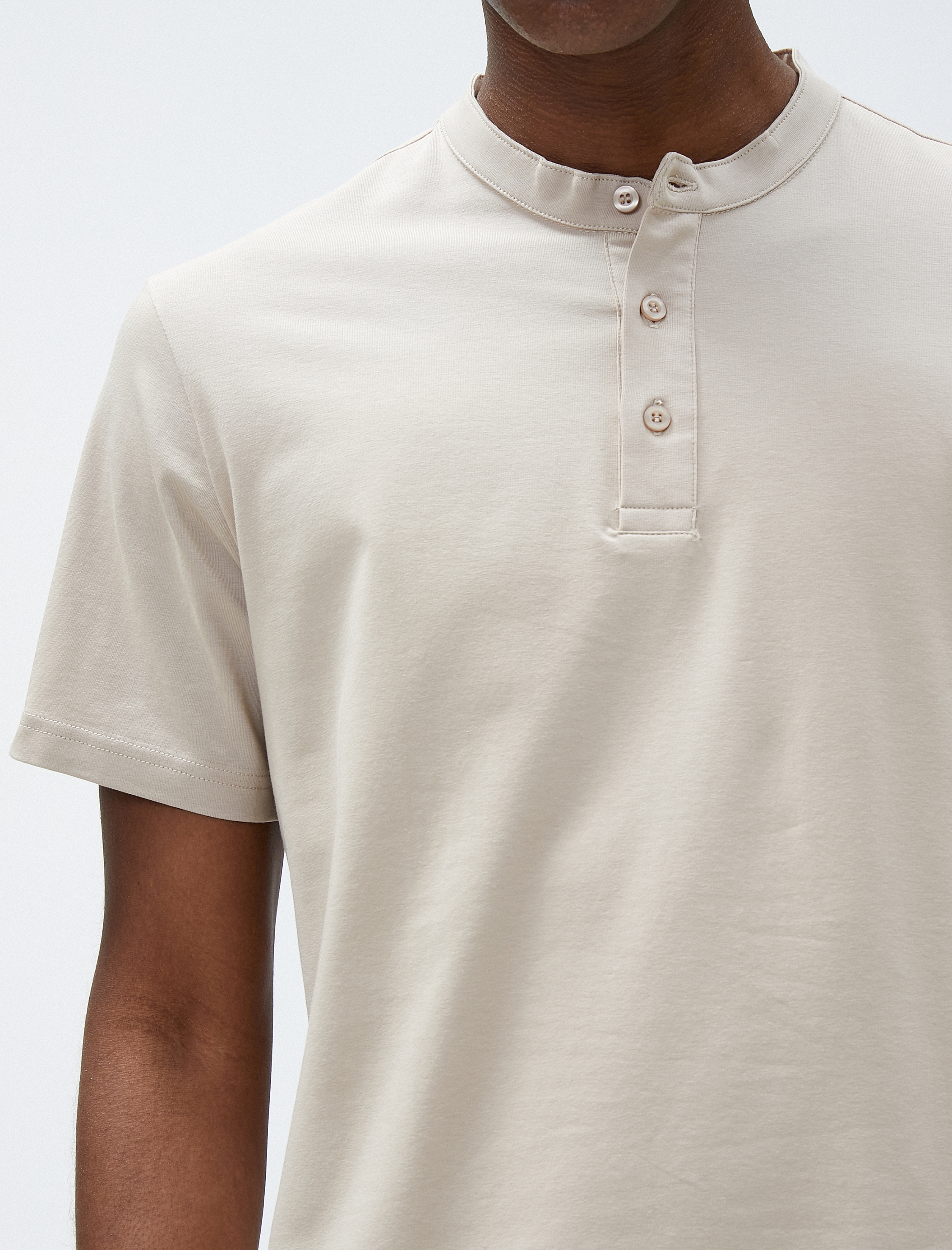   Hakim Yaka Tişört Düğmeli Dar Kesim Pamuklu