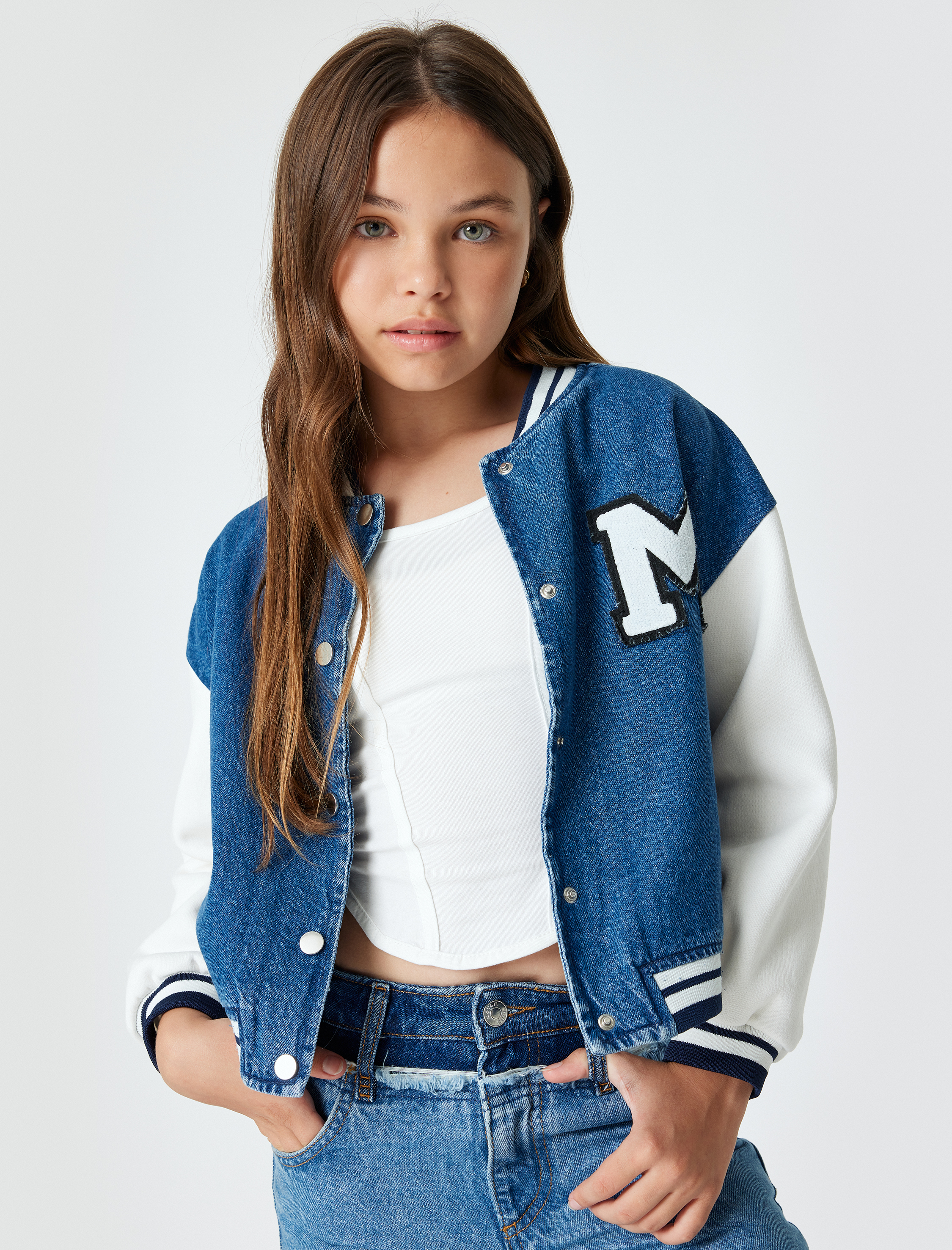  Kız Çocuk Bomber Ceket Aplike Detaylı Yuvarlak Yaka