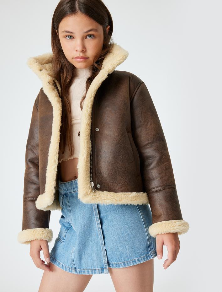 Kız Çocuk Peluş Detaylı Dik Yaka Cepli Suni Deri Ceket