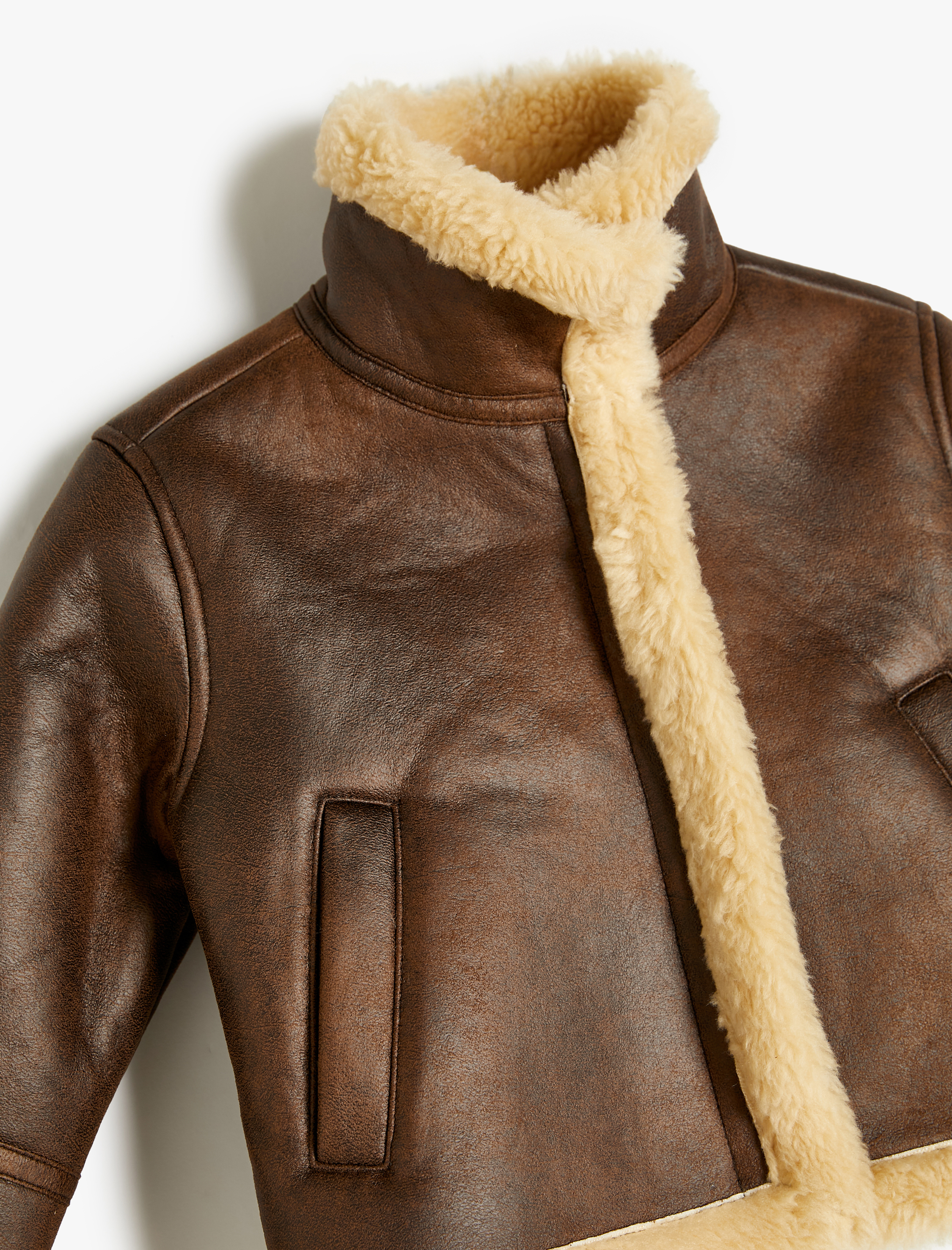  Kız Çocuk Peluş Detaylı Dik Yaka Cepli Suni Deri Ceket