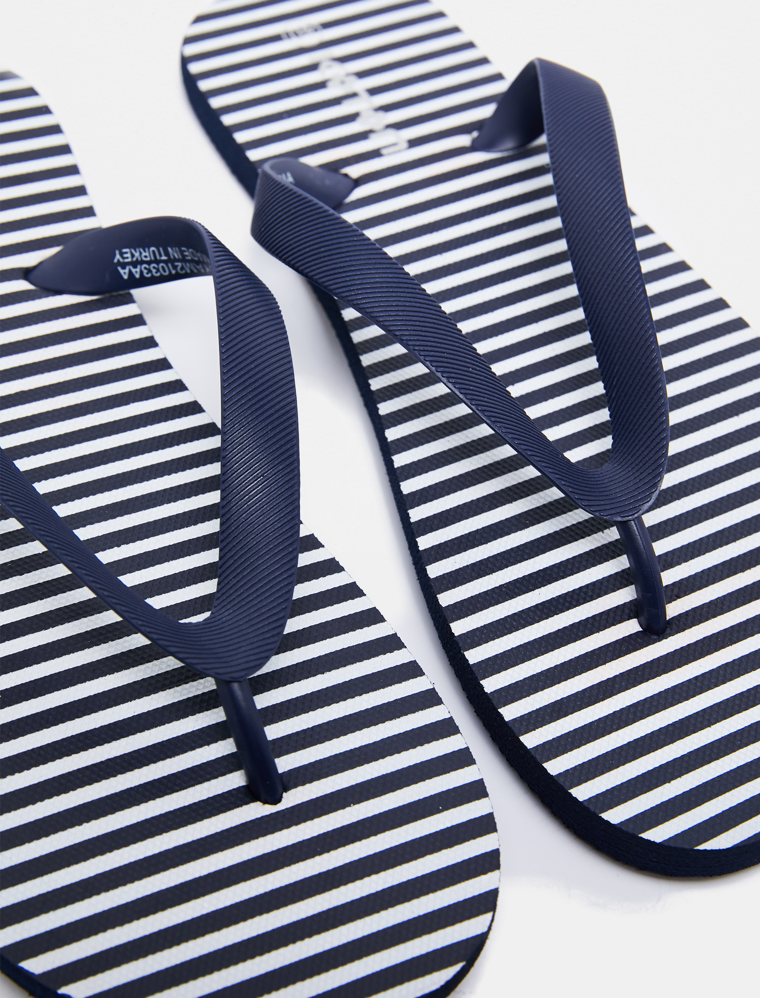  Erkek Parmak Arası Terlik