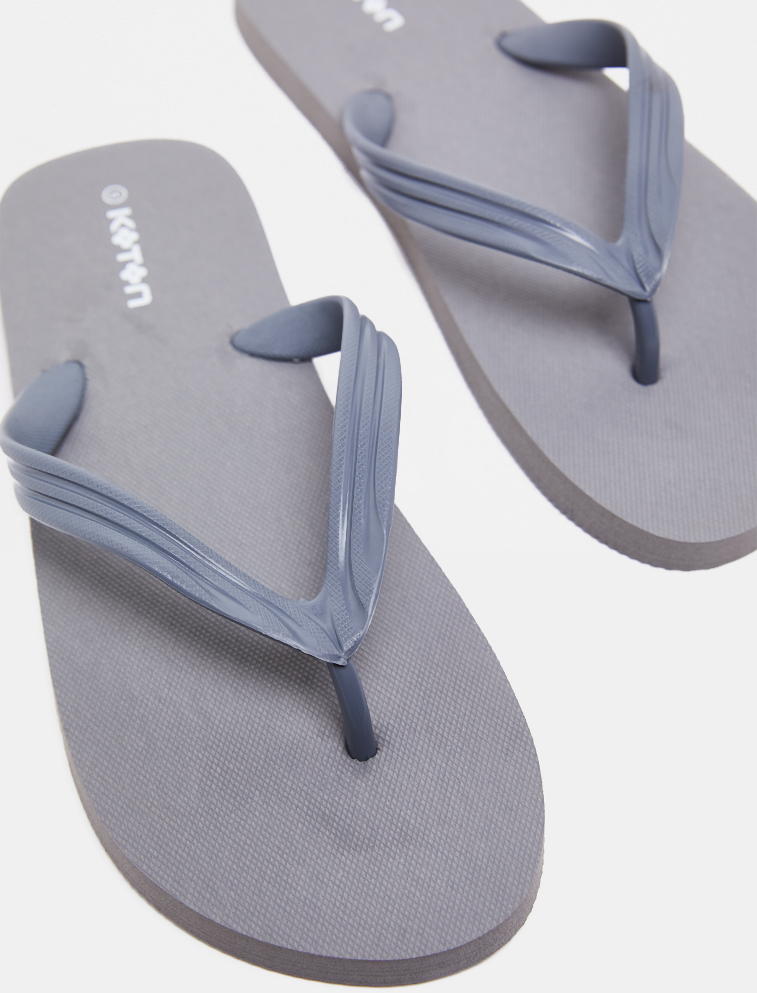  Erkek Parmak Arası Terlik