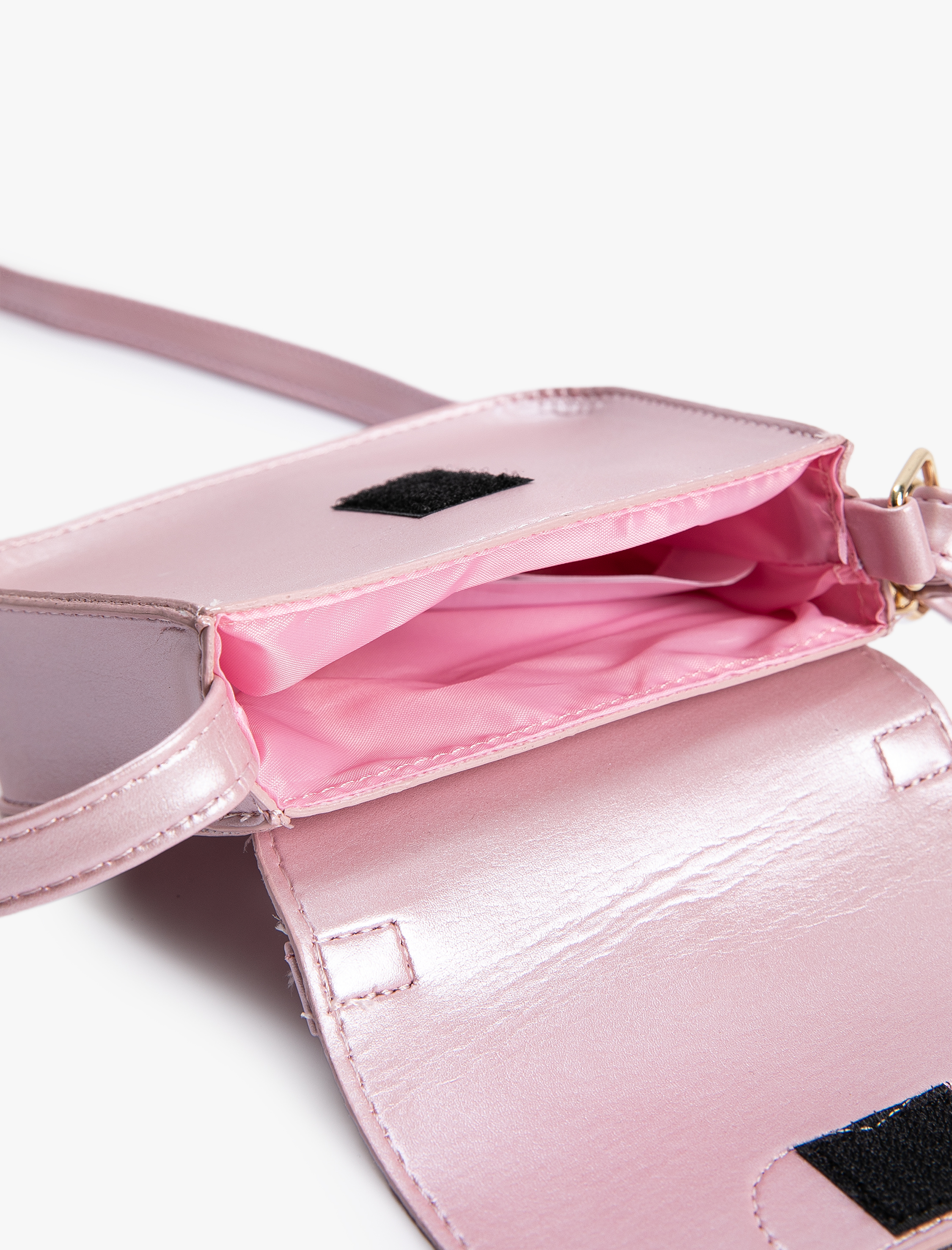  Kız Çocuk Kapaklı Omuz Çantası Simli Kalpli Aplike Detaylı