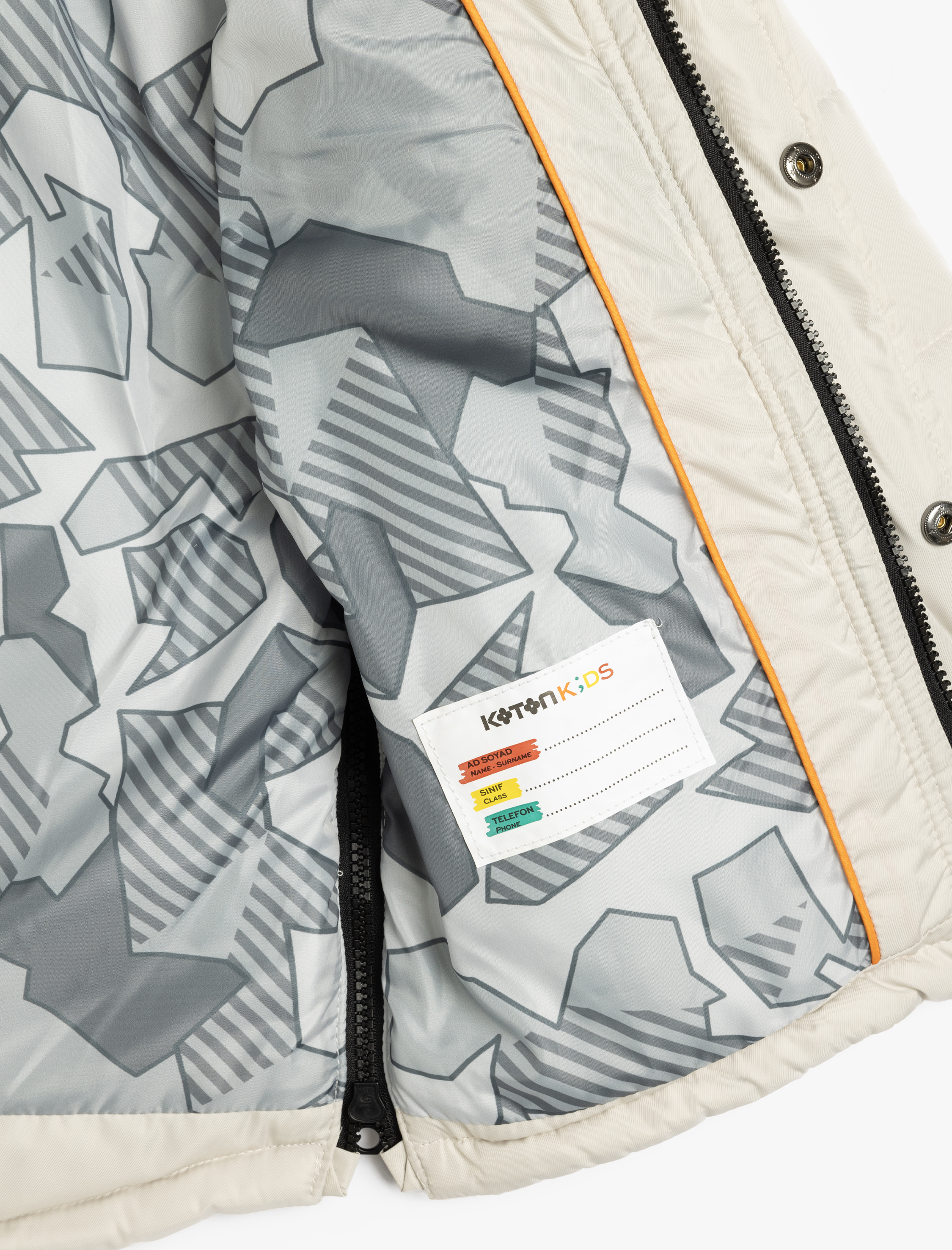 Erkek Çocuk Kürklü Kapşonlu Mont Kapaklı Cepli Fermuar Detaylı Rüzgar Korumalı