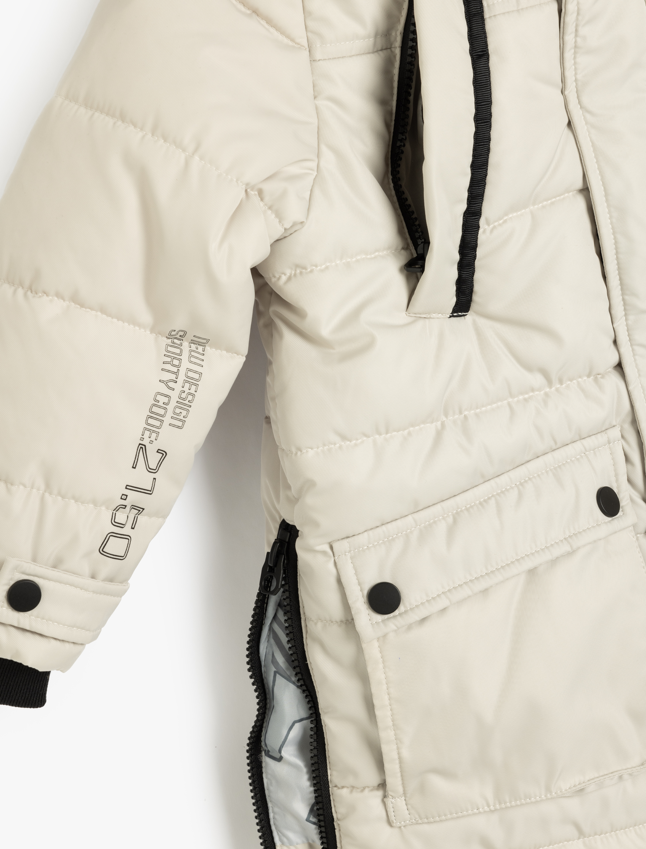 Erkek Çocuk Kürklü Kapşonlu Mont Kapaklı Cepli Fermuar Detaylı Rüzgar Korumalı