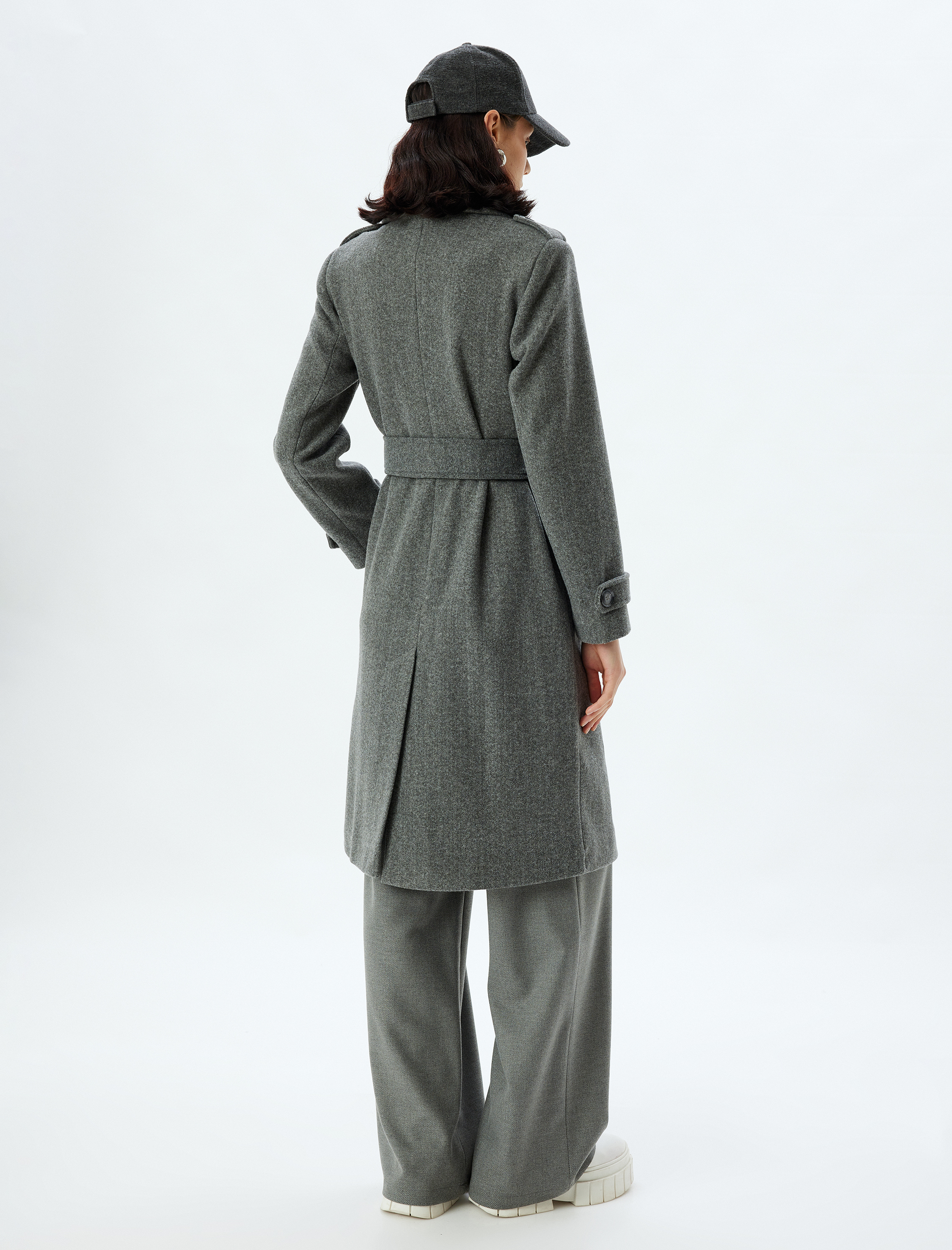   Kuşak Detaylı Kruvaze Yaka Uzun Kaşe Kaban