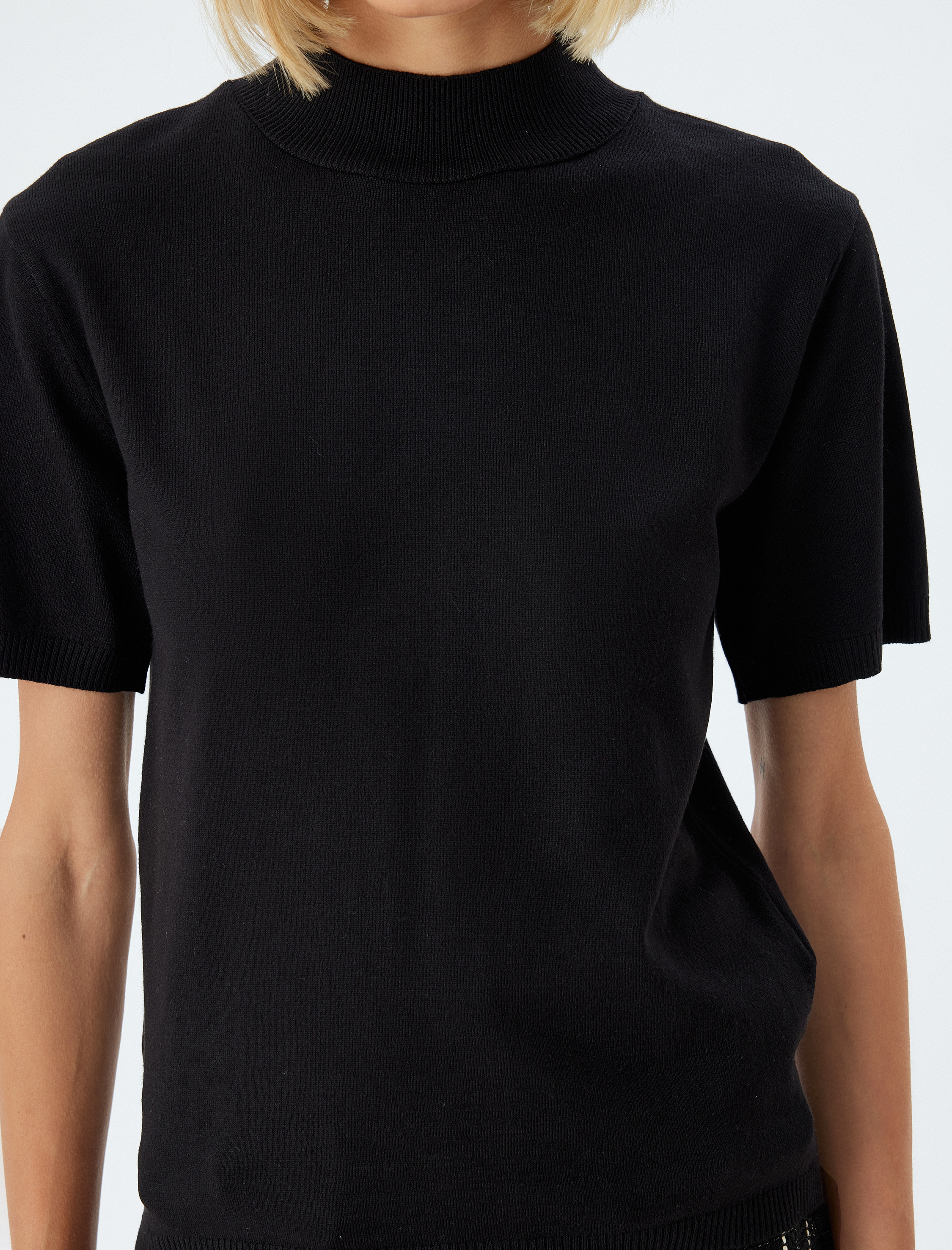   Basic Kısa Kollu Kazak Hafif Dik Yaka