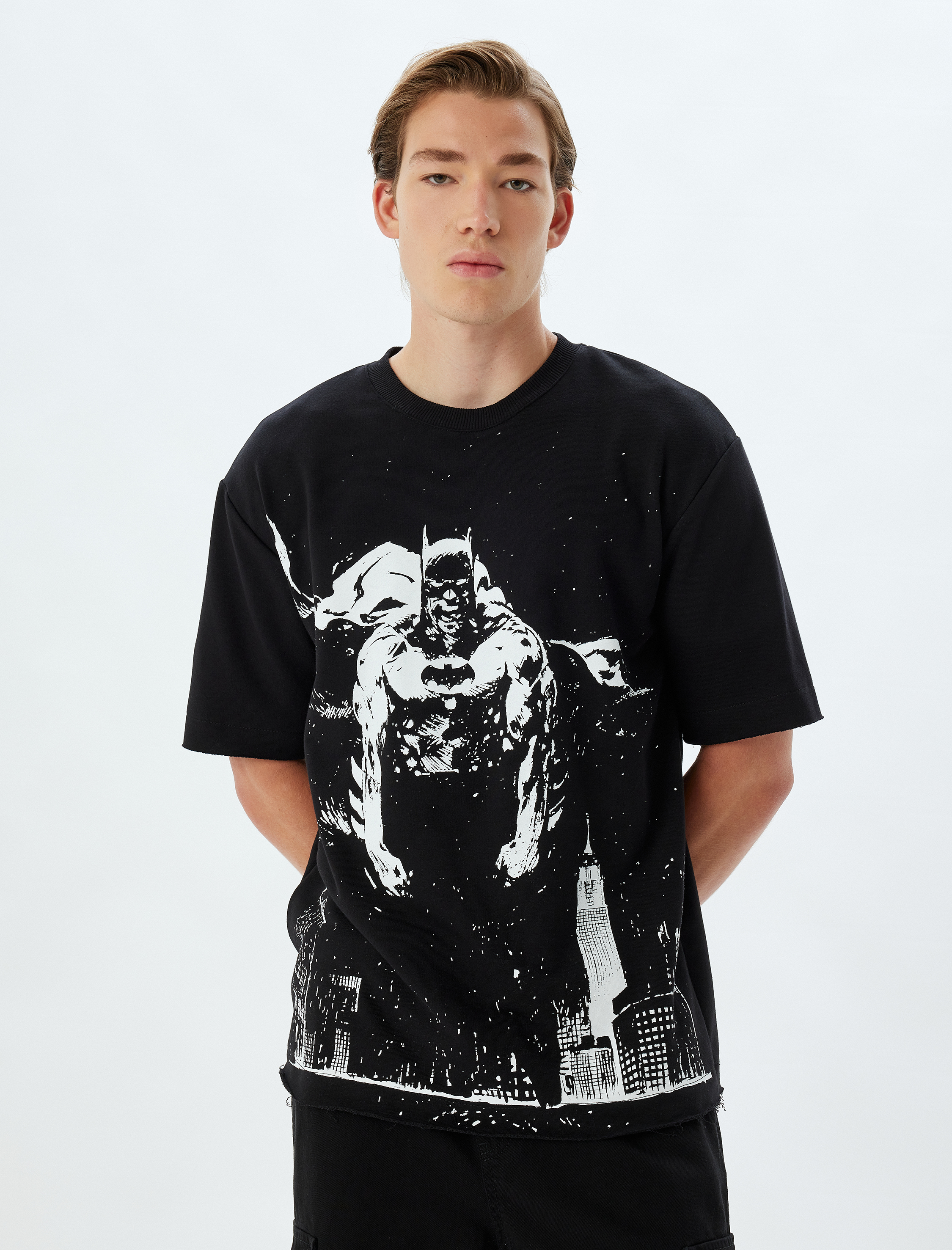 Bisiklet Yaka Kısa Kollu Pamuk Karışımlı Oversize Lisanslı Batman Tişört
