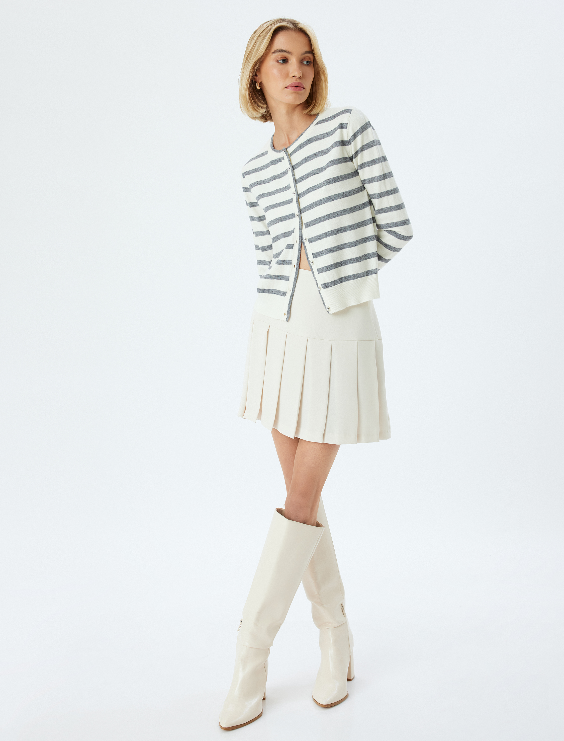 Triko Hırka Yuvarlak Yaka Uzun Kollu