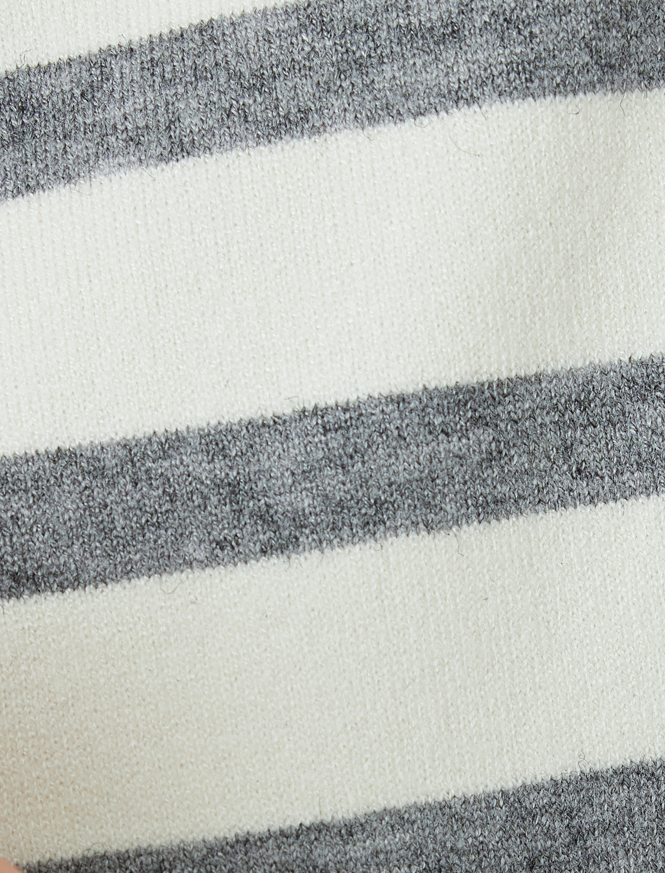 Triko Hırka Yuvarlak Yaka Uzun Kollu