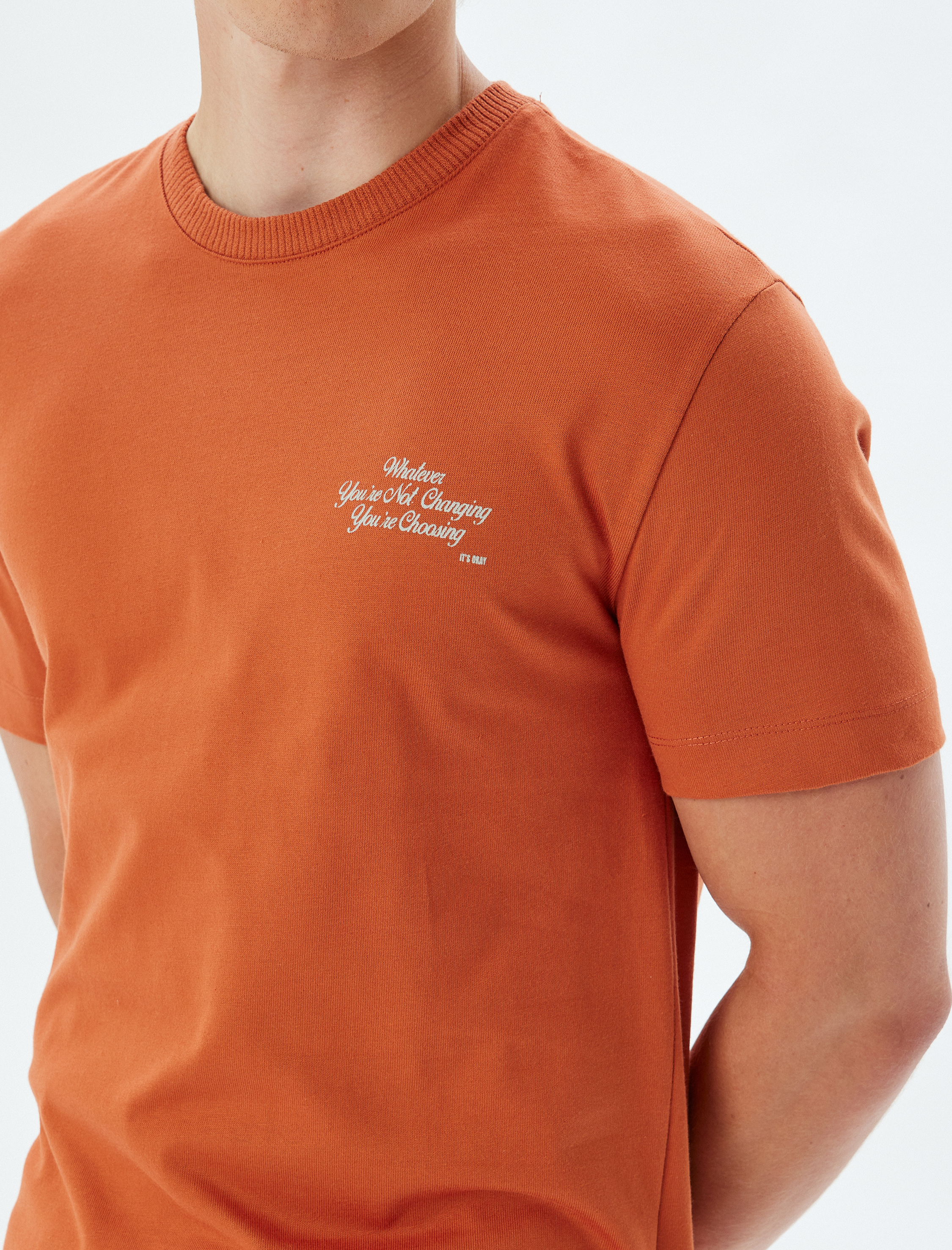   Bisiklet Yaka Arkası Baskılı Pamuklu Kısa Kollu Tişört