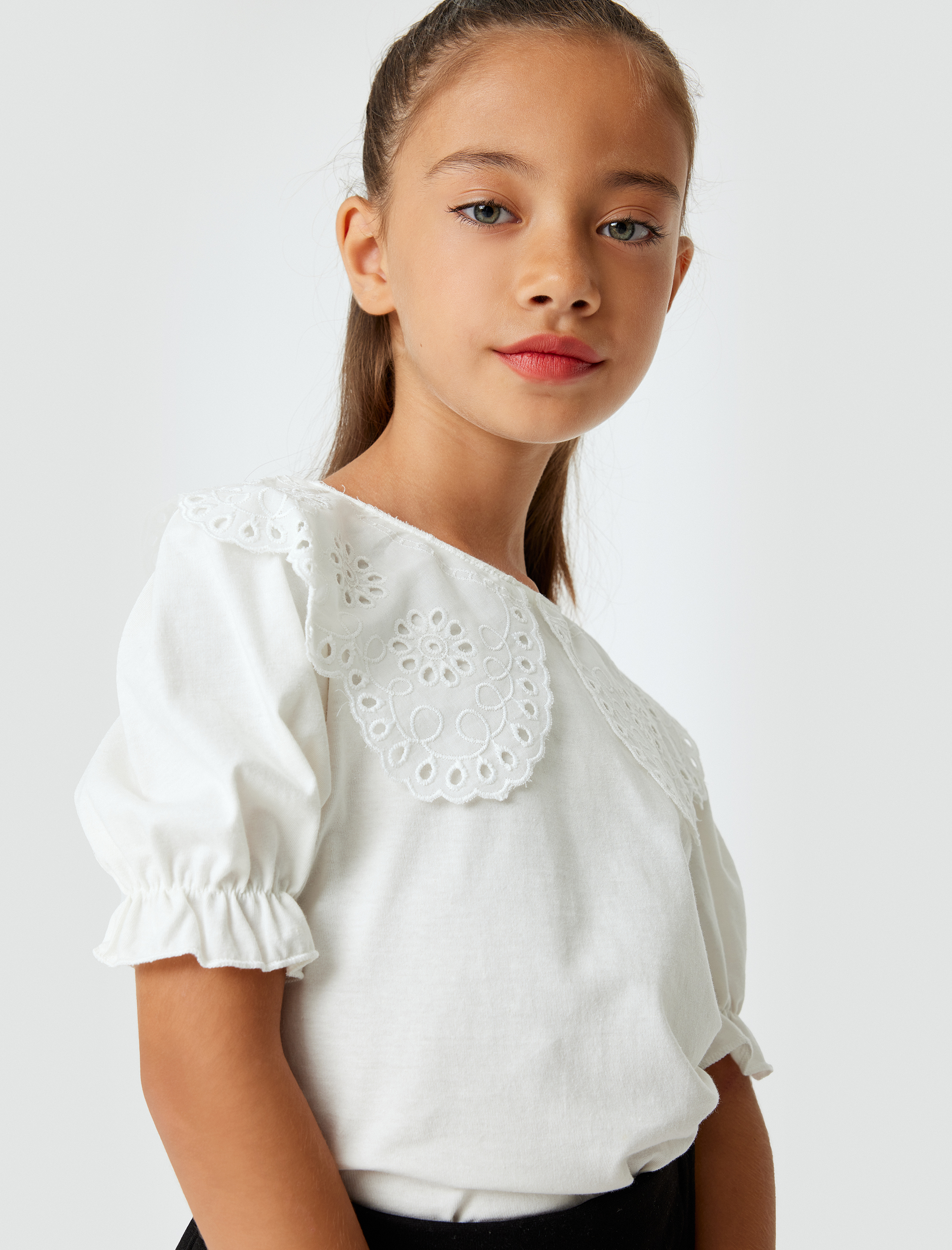  Kız Çocuk Fırfır Detaylı Kısa Kollu Pamuklu Bebe Yaka Okul Bluz
