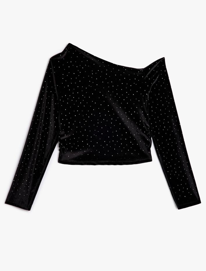  Kadife Taş Detaylı Asimetrik Omzu Açık Bluz