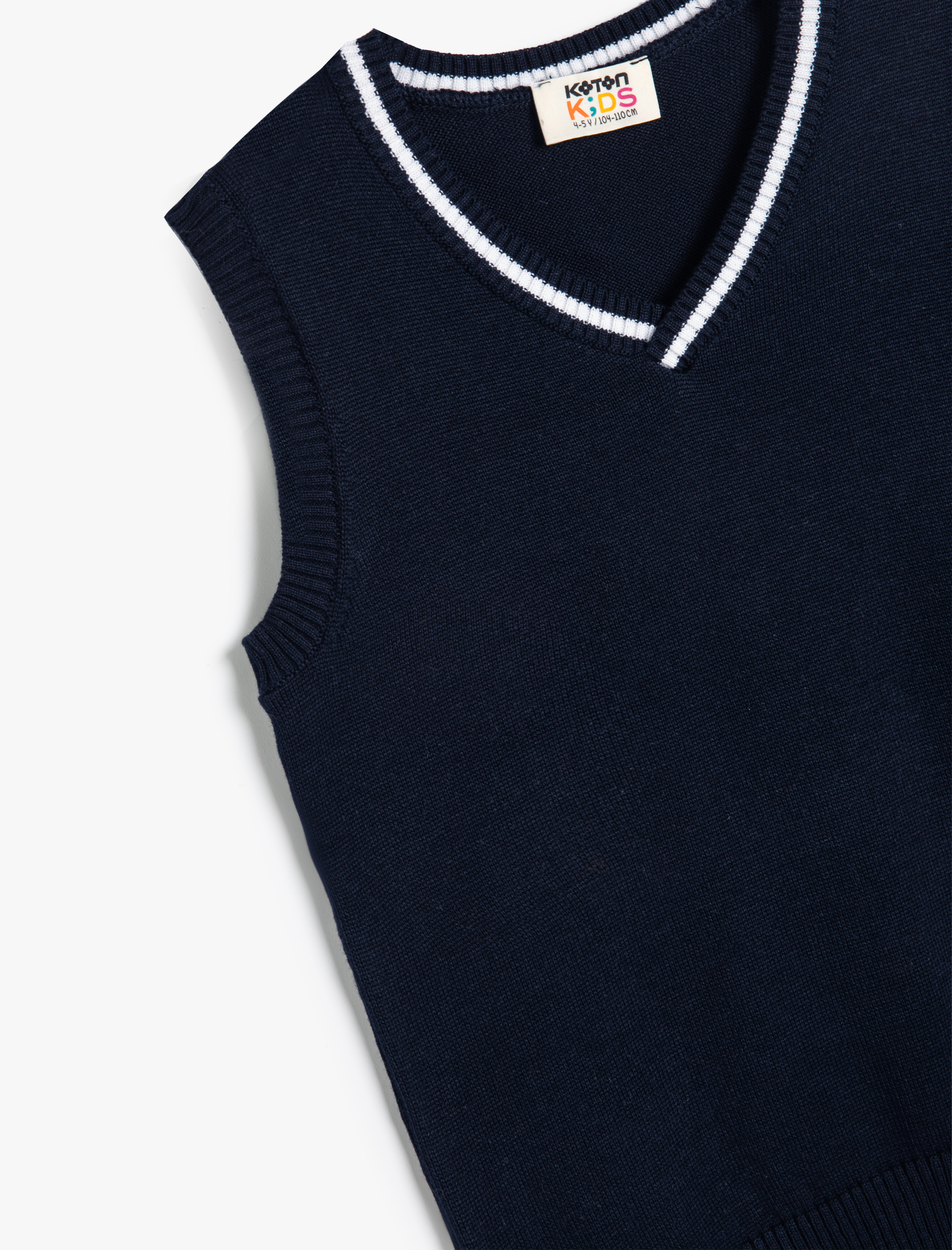  Erkek Çocuk Kolsuz Renk Bloklu Pamuk Karışımlı V Yaka Süveter