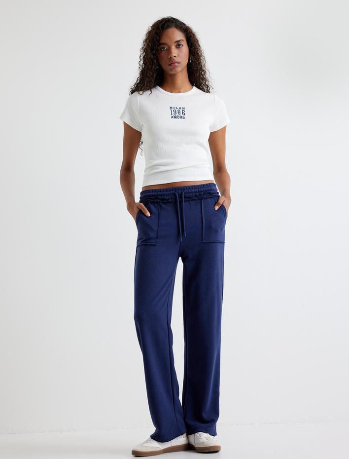  Pamuklu Tişört Kısa Kollu Bisiklet Yaka İşleme Detaylı