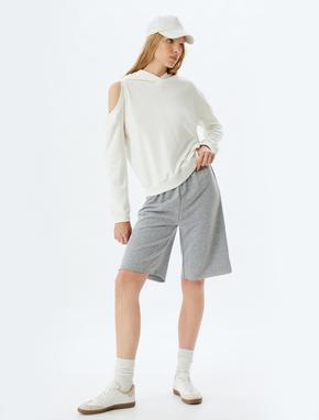 Oversize Sweatshirt Kapüşonlu Pencere Detaylı Uzun Kollu_1