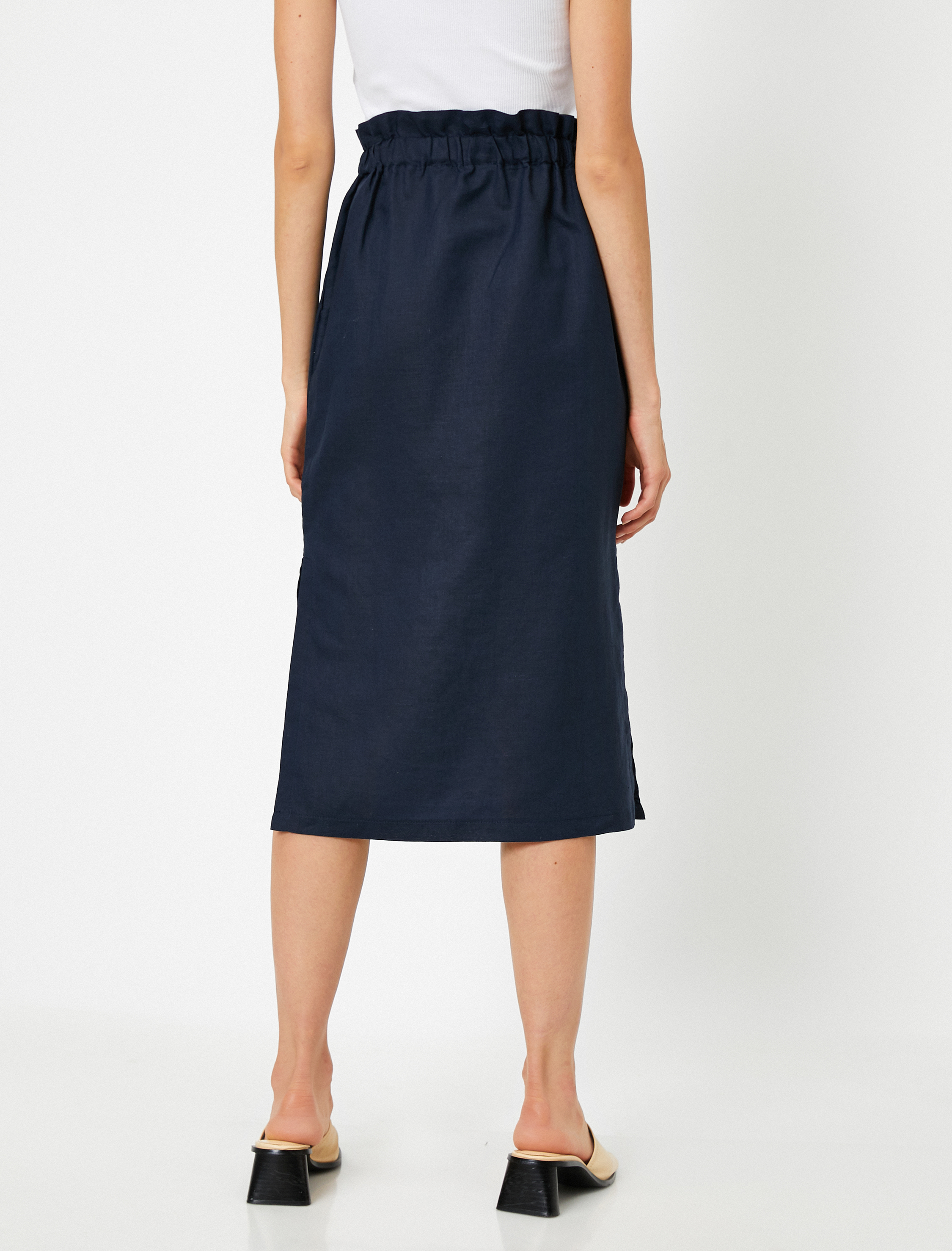   Beli Bağlamalı Yırtmaç Detaylı Midi Etek