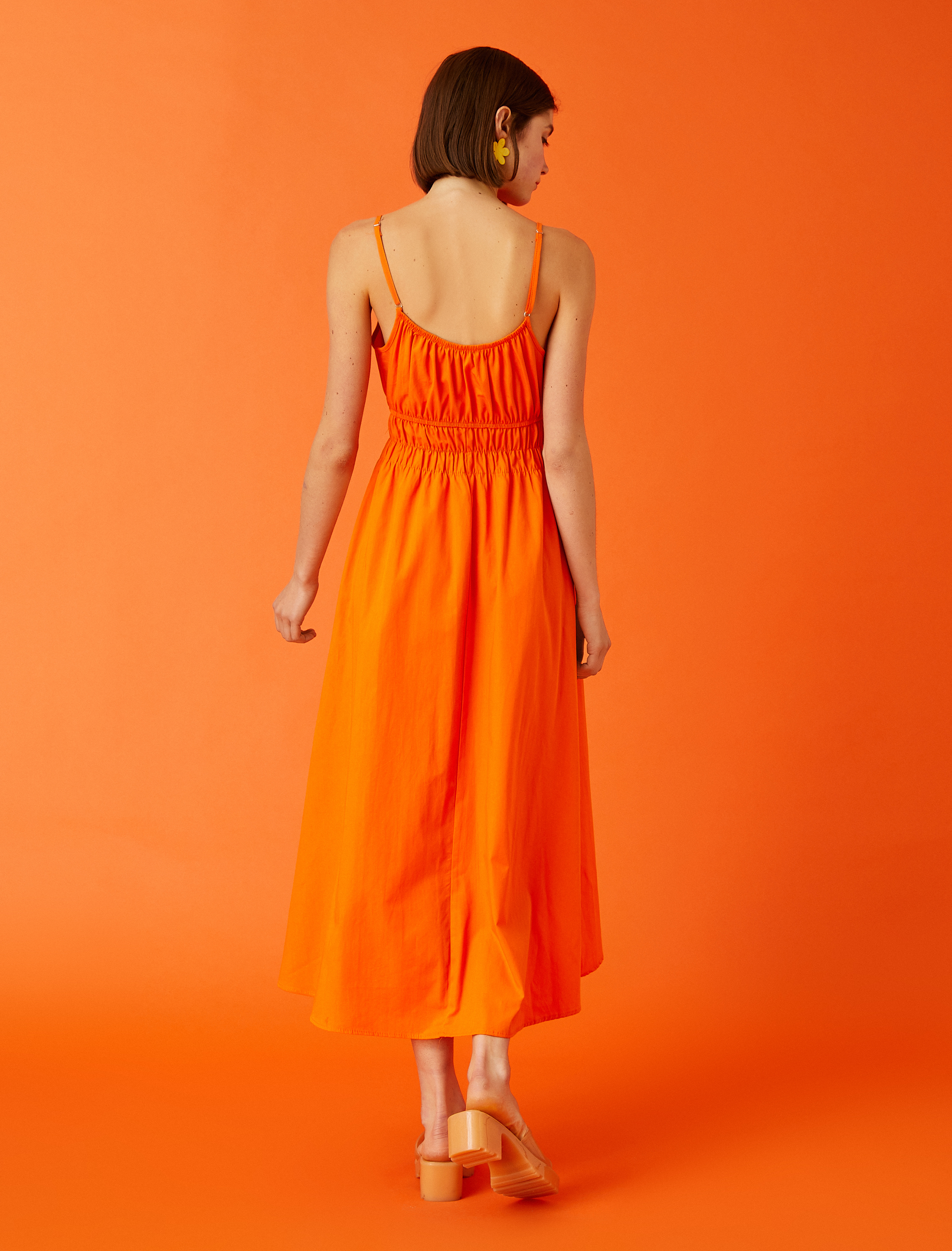   Uzun Elbise İnce Askılı Büzgülü