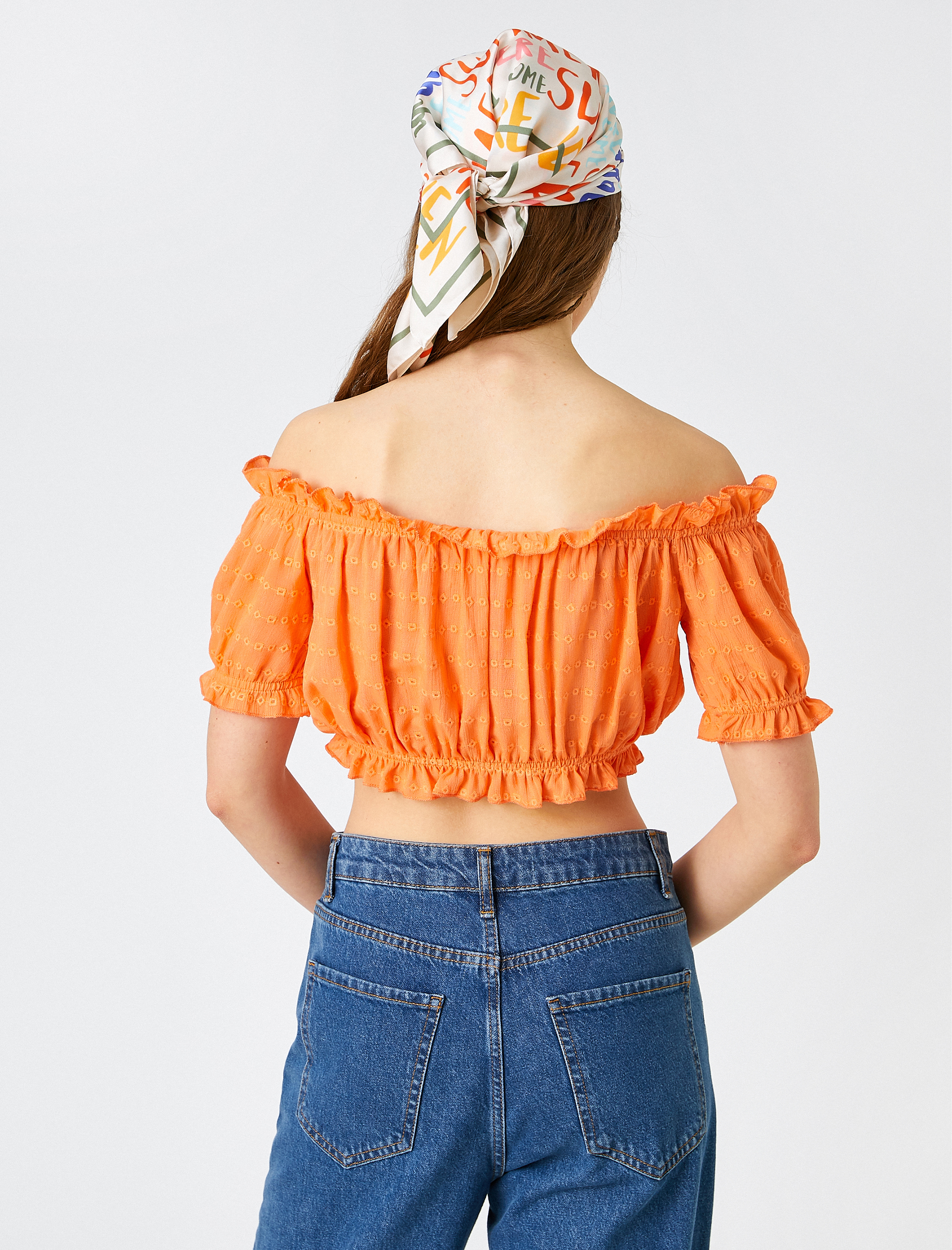   Omzu Açık Fırfırlı Bluz