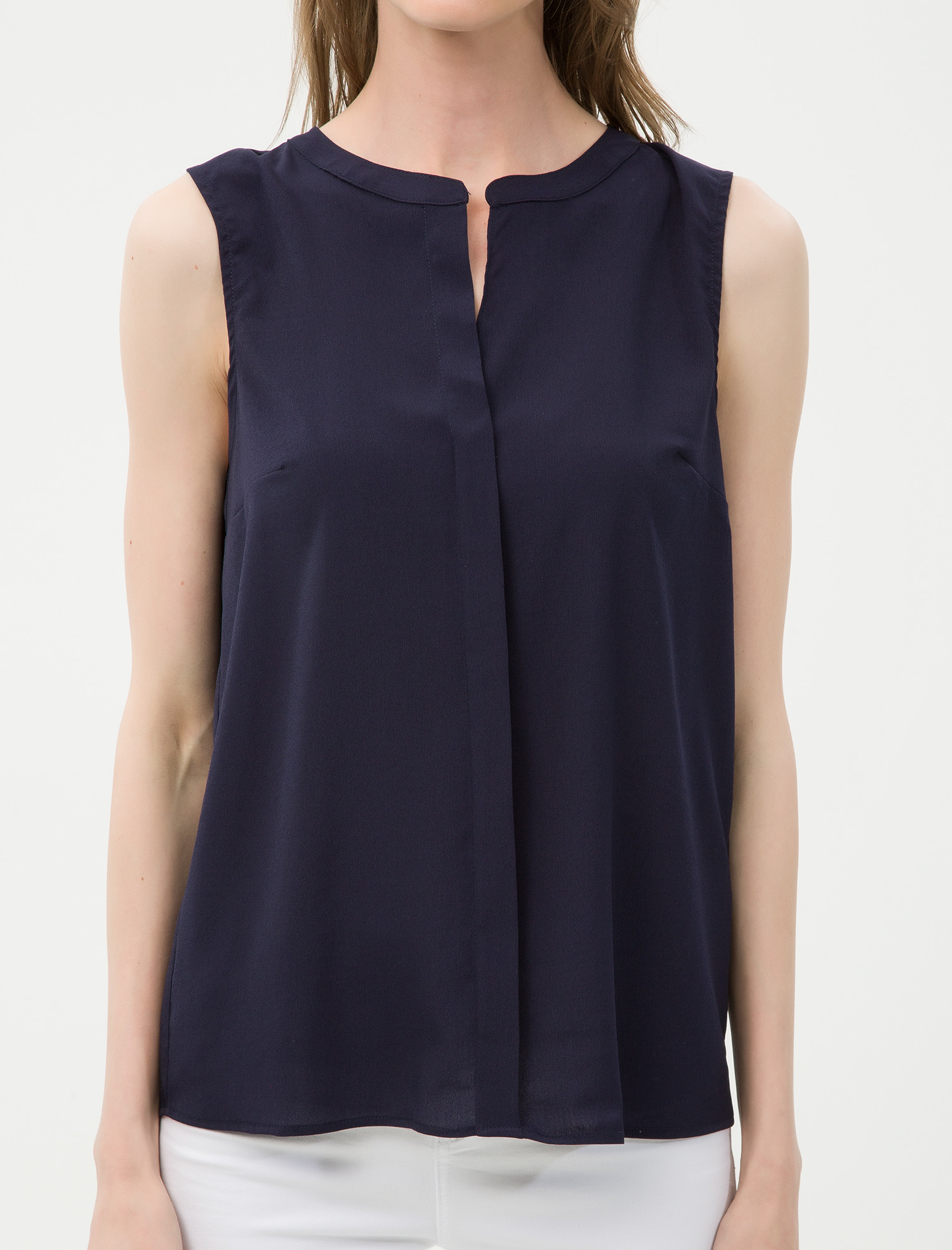   Kayık Yaka Bluz Düğme Detaylı