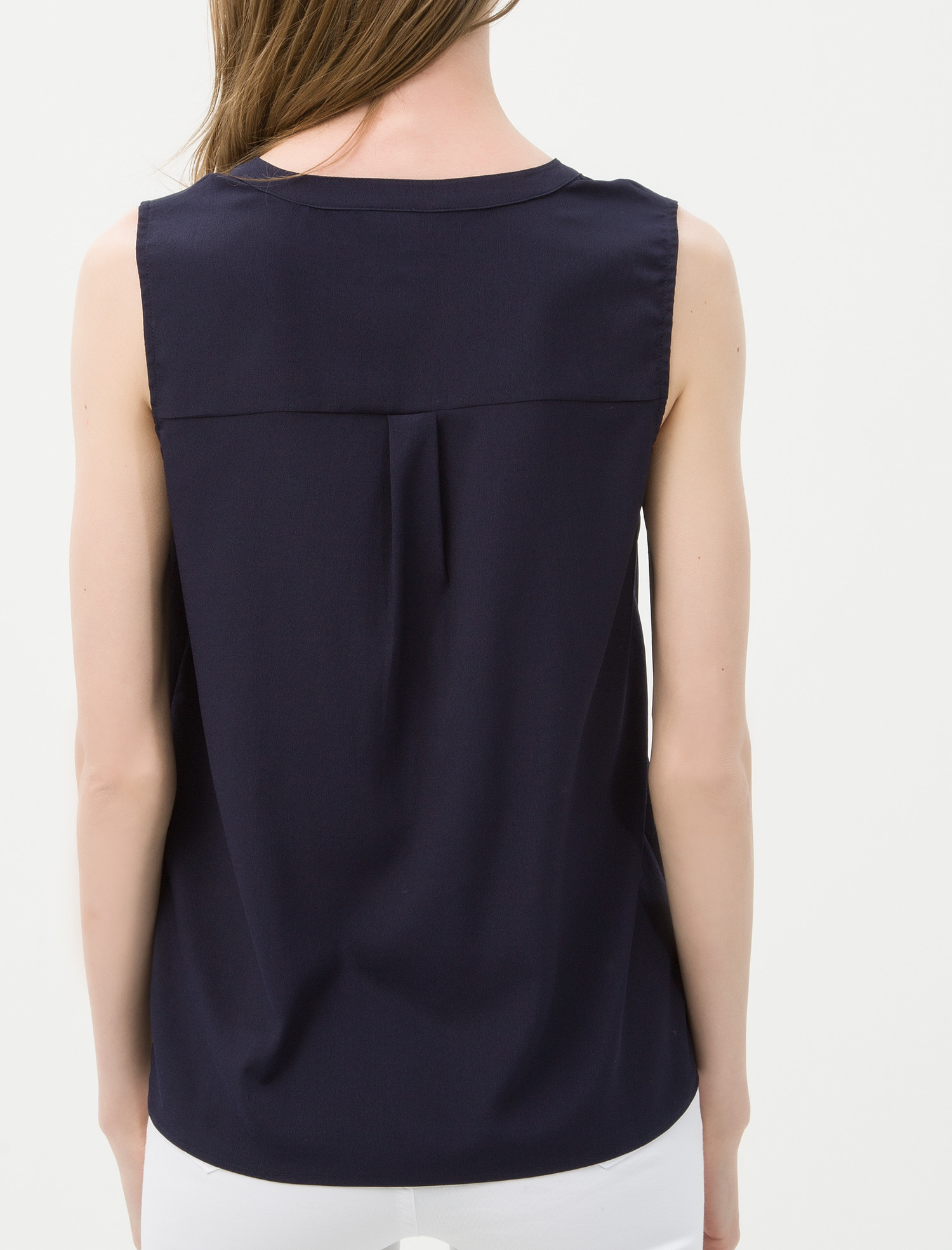   Kayık Yaka Bluz Düğme Detaylı