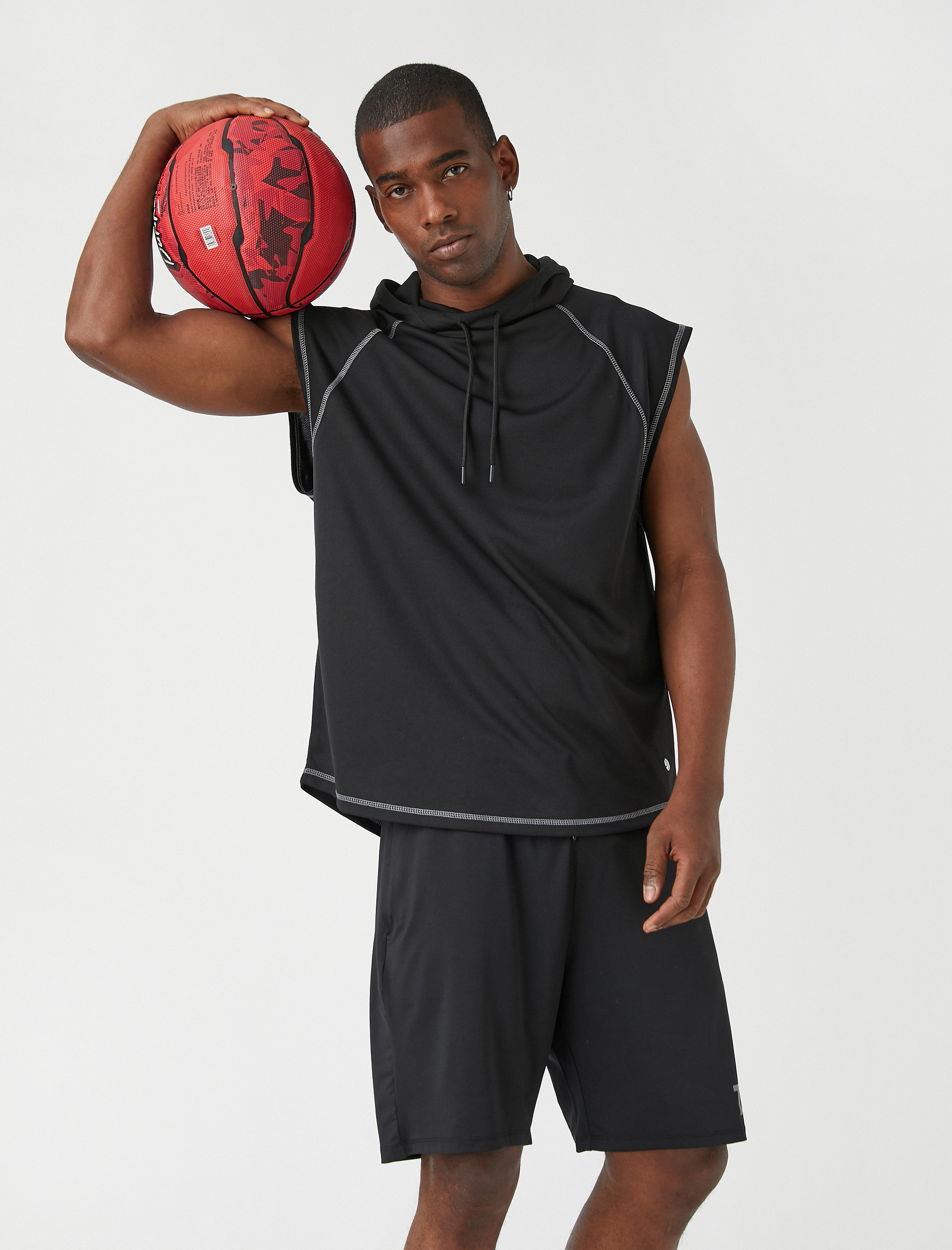   Kapüşonlu Dikiş Detaylı Sporcu Atleti