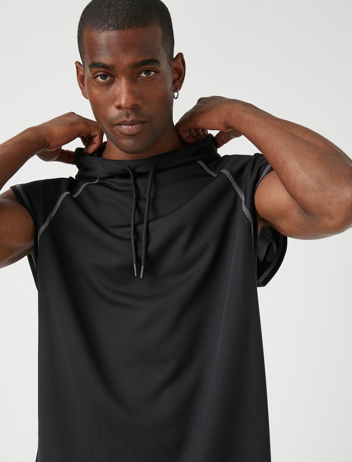  Kapüşonlu Dikiş Detaylı Sporcu Atleti