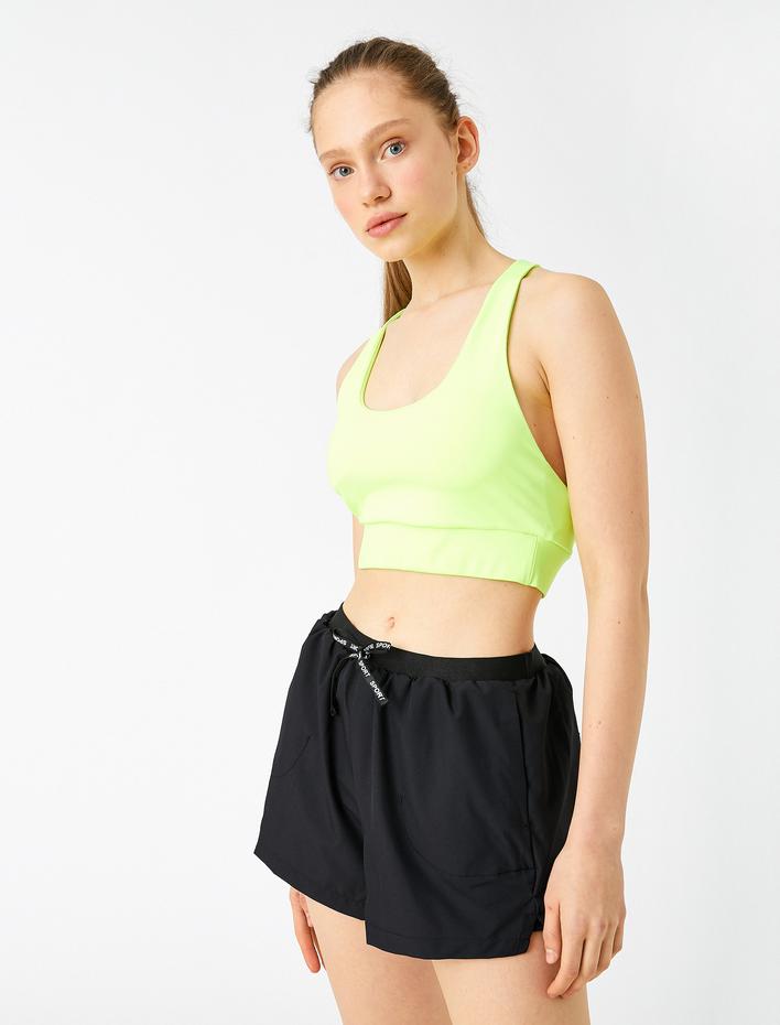  Lastik Detaylı Spor Şort