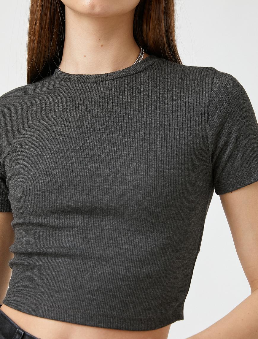   Kısa Kollu Crop Tişört